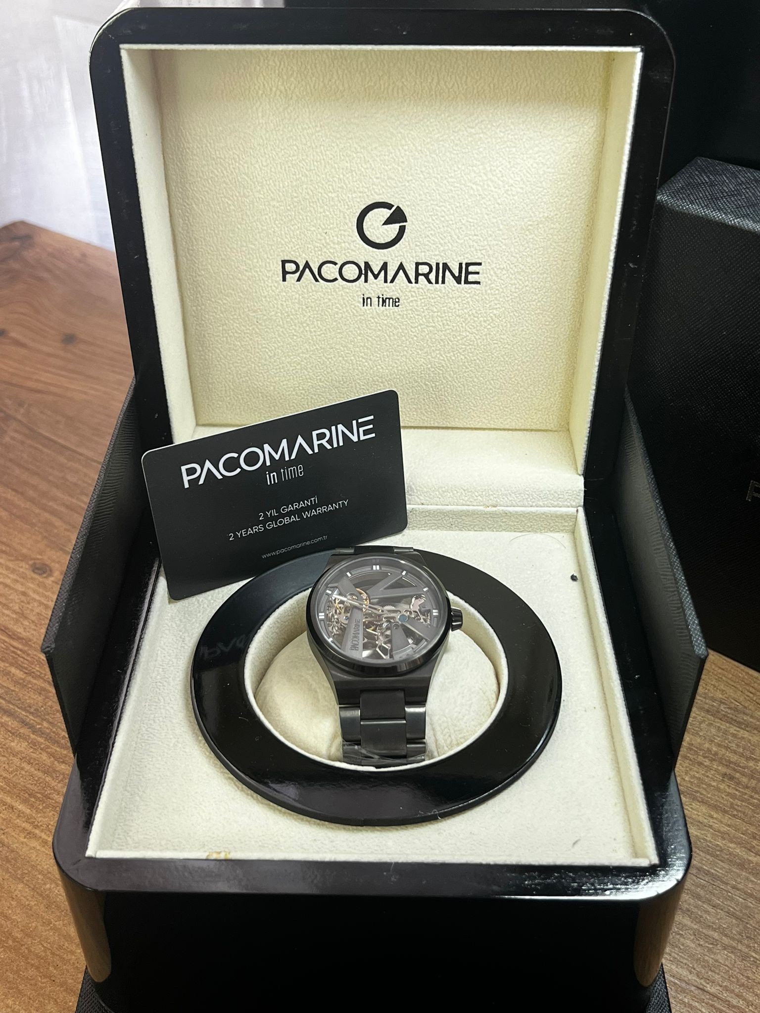 PACOMARINE PM.28003.01 – Mekanik Zarafetin Modern Yorumu PACOMARINE SAAT