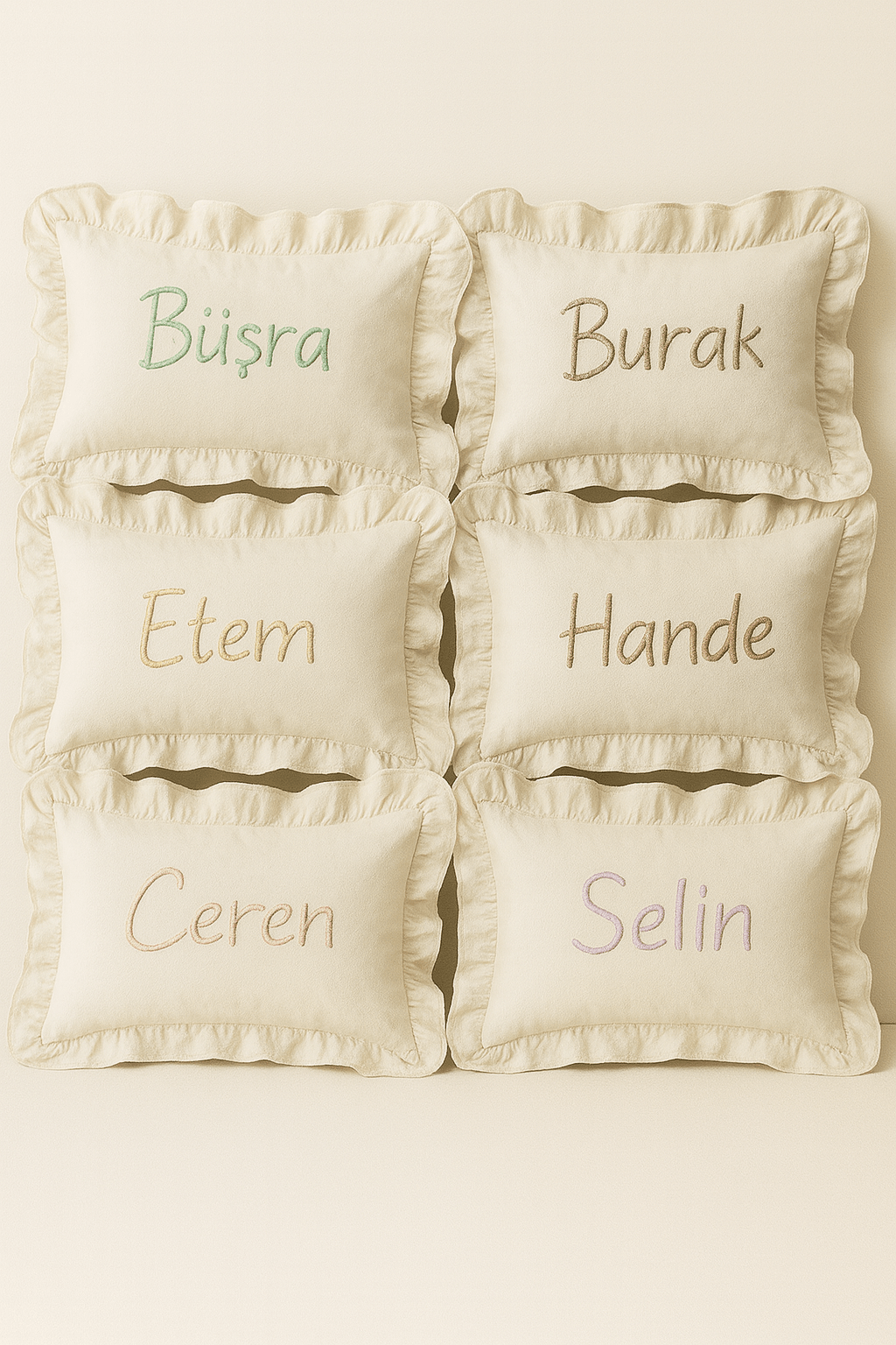 Kişiye Özel İsim Nakışlı Fırfırlı Yastık Kılıfı