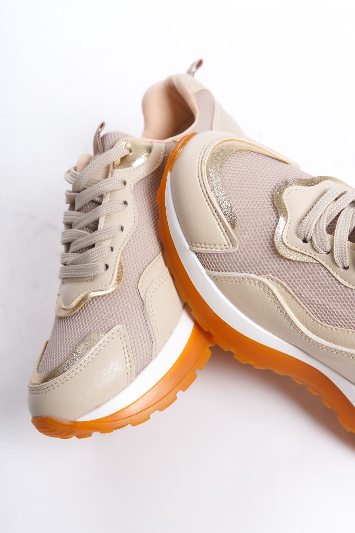 FARİS BEJ GOLD DETAYLI YÜKSEK TABAN SNEAKER