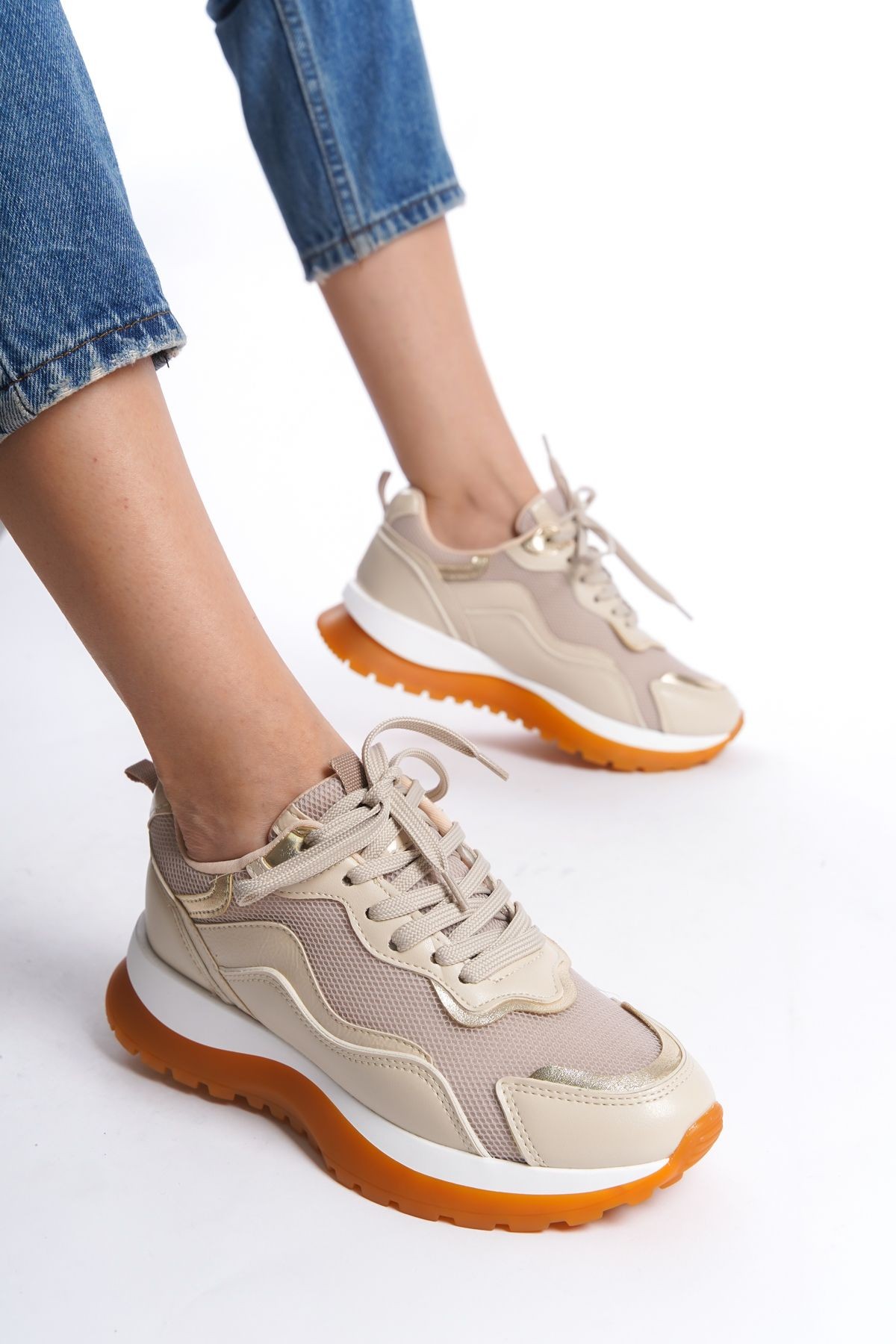 FARİS BEJ GOLD DETAYLI YÜKSEK TABAN SNEAKER