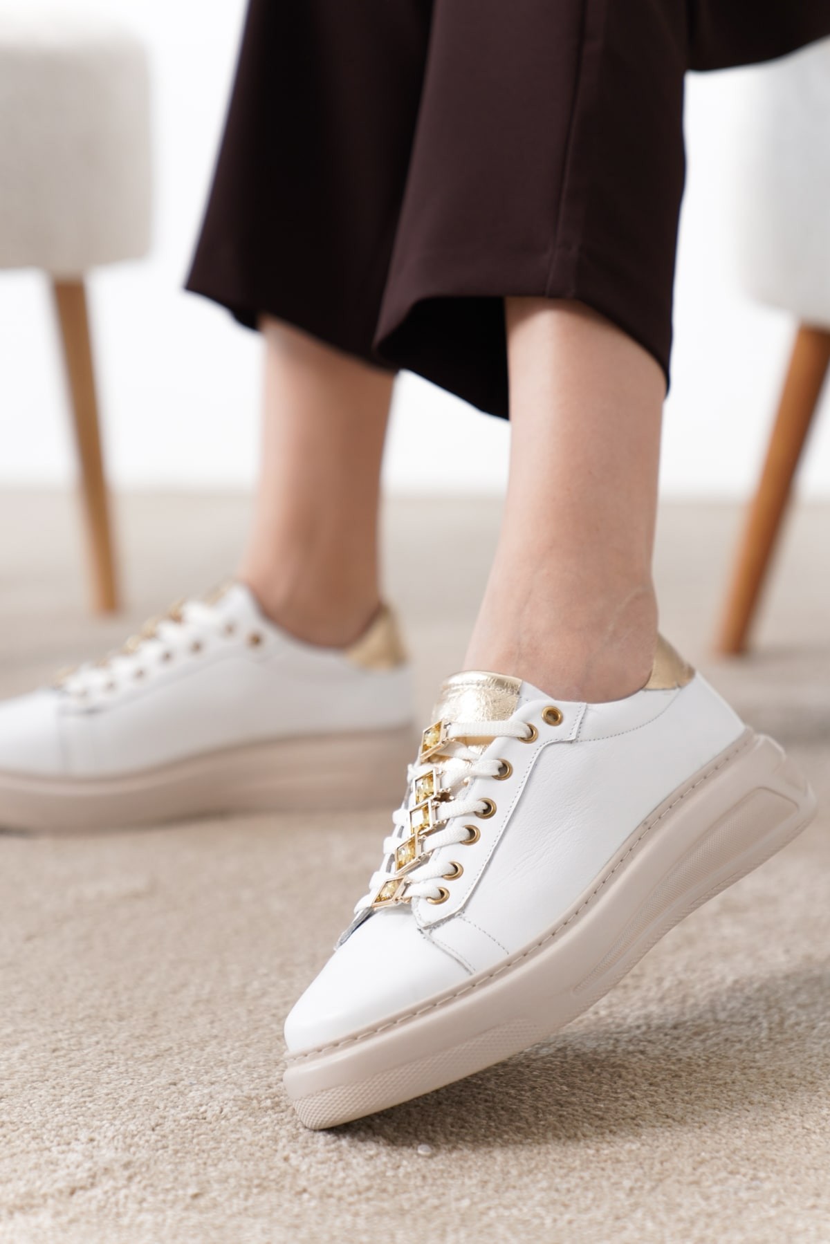 DUCA Hakiki Deri Kadın Spor Sneakers- Taş Toka Detaylı
