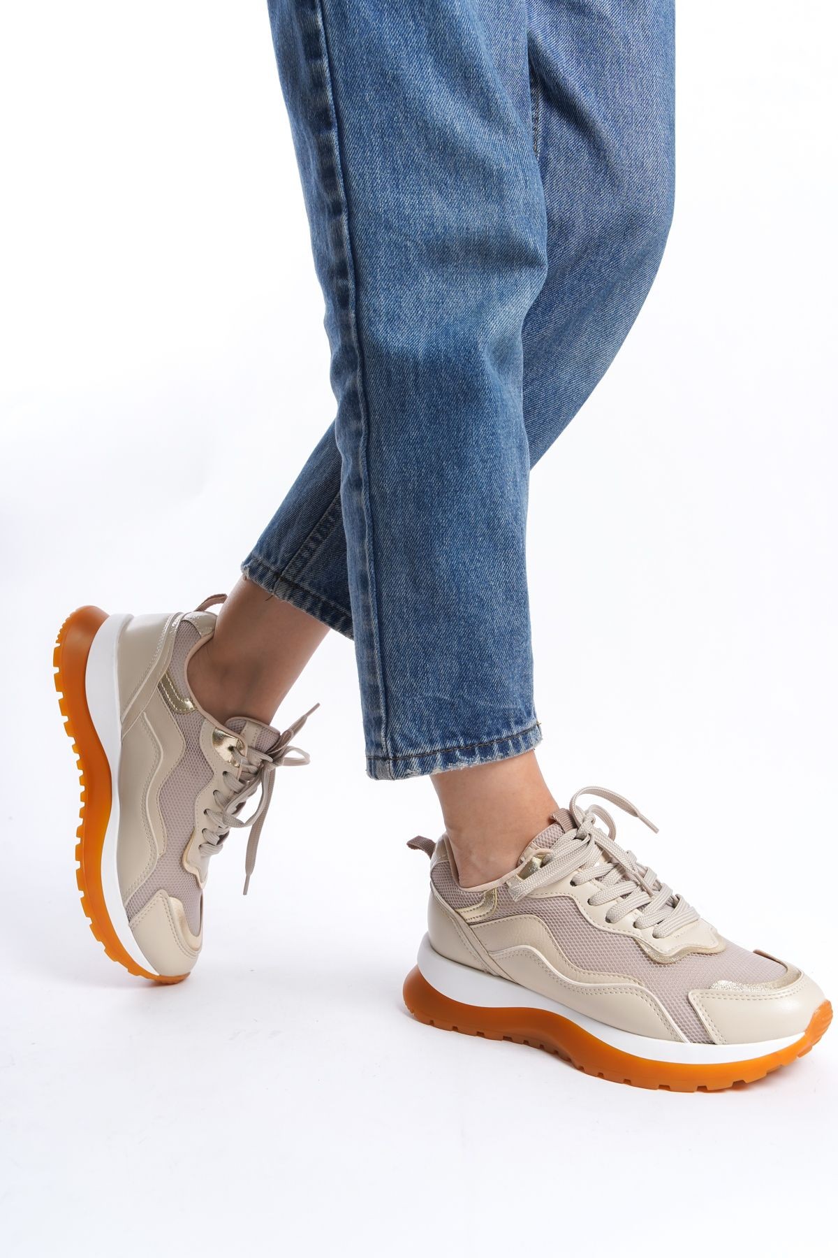 FARİS BEJ GOLD DETAYLI YÜKSEK TABAN SNEAKER