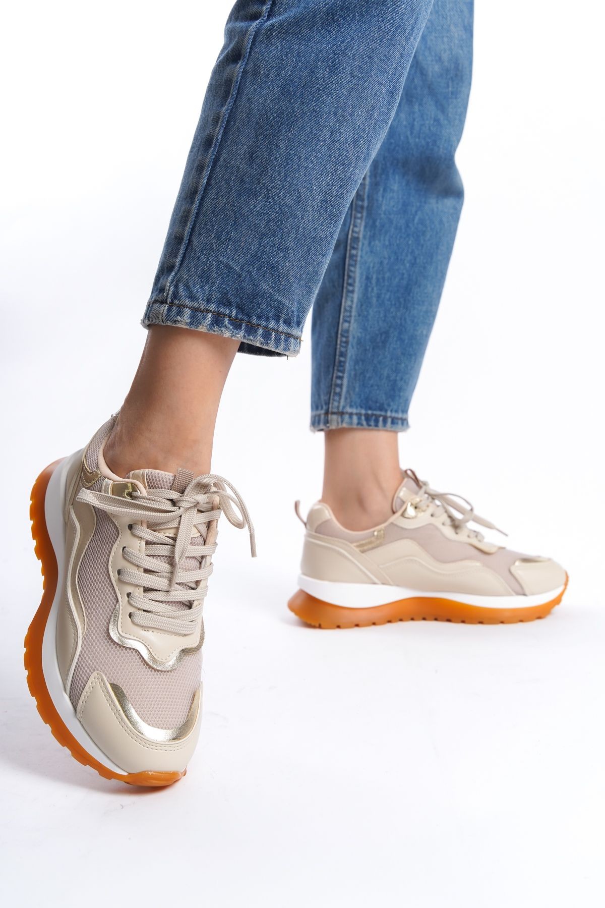 FARİS BEJ GOLD DETAYLI YÜKSEK TABAN SNEAKER
