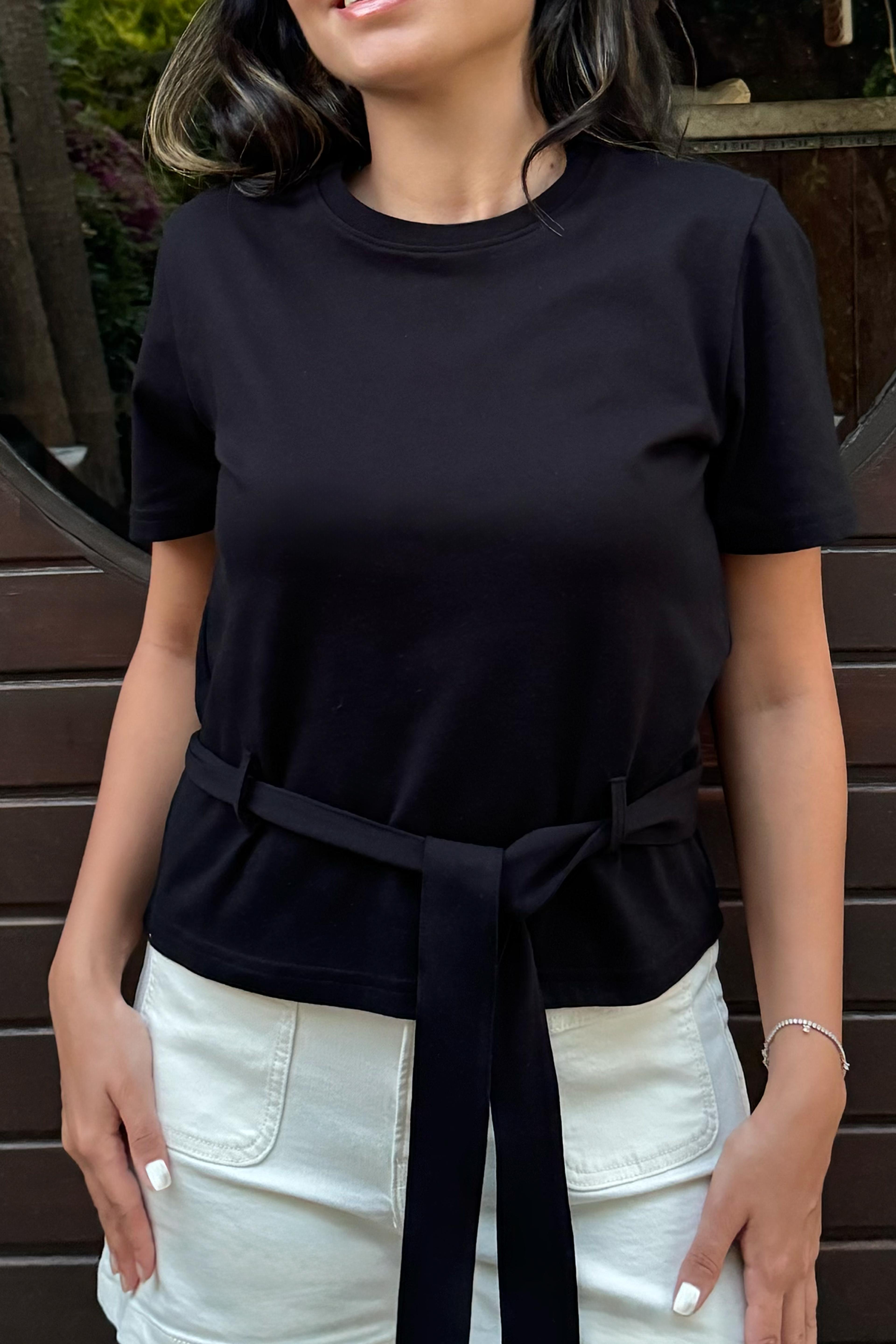 Clara Kemerli Siyah Tişört