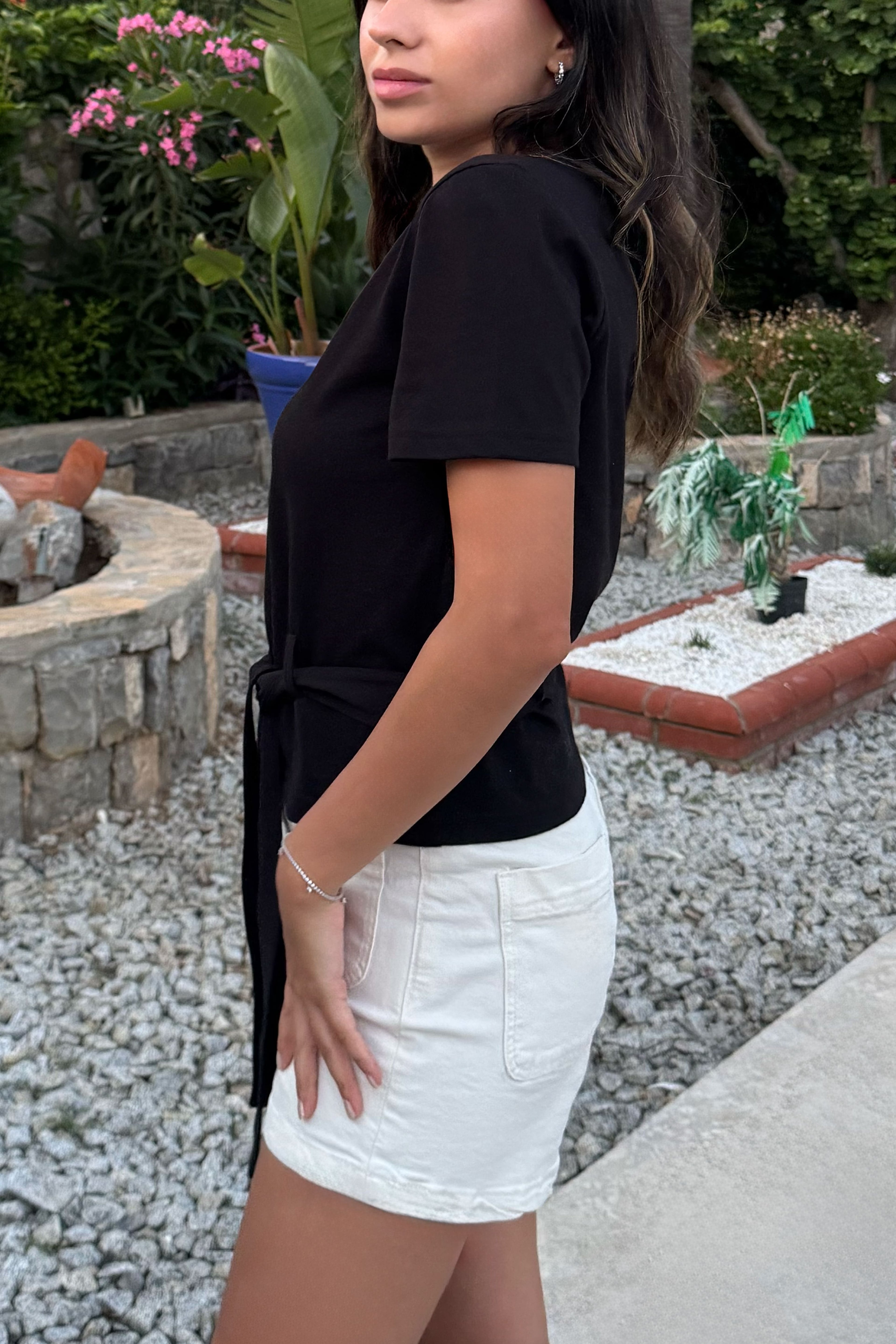 Clara Kemerli Siyah Tişört