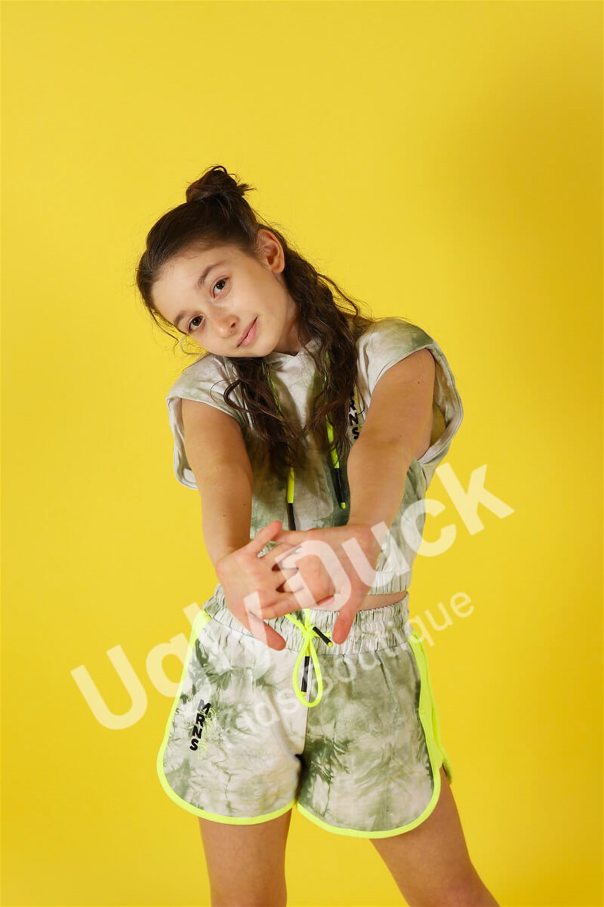 Kız Çocuk Yeşil Batik Şortlu Takım