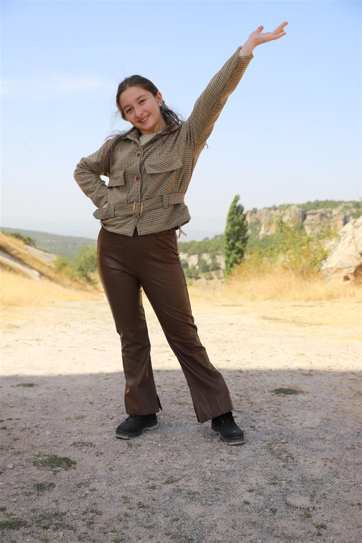 05-14 Yaş Kız Çocuk Kahve Renk Deri Pantolon