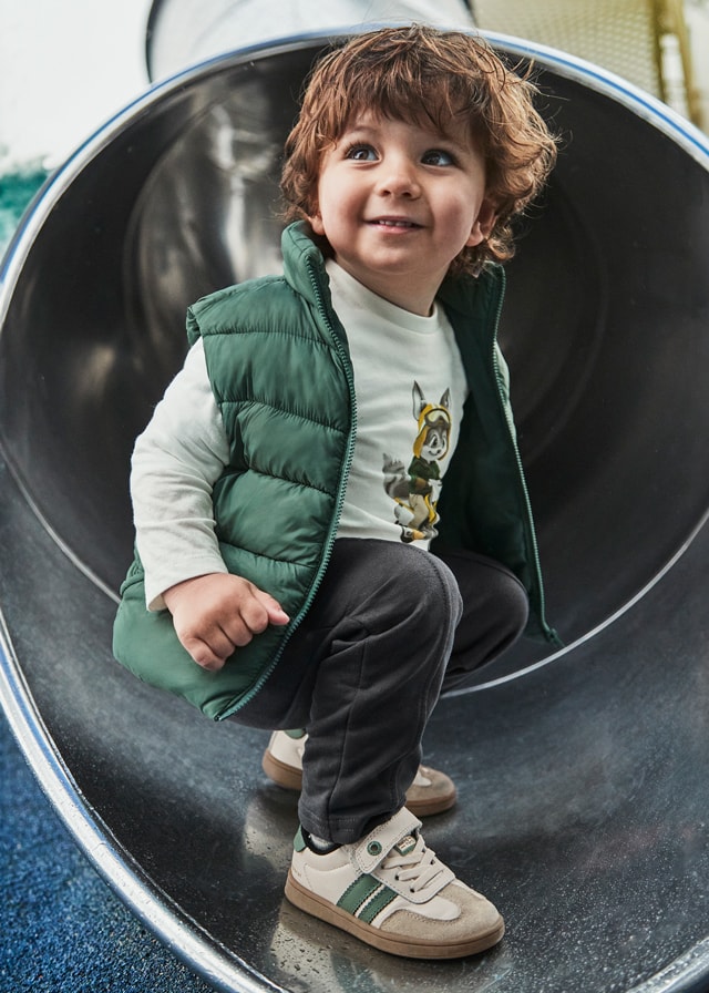 Mayoral 1-4 Yaş Erkek Bebek 3’lü Takım – Yeşil Cepli Şişme Yelek, Baskılı Sweat ve Antrasit Şardonlu Eşofman