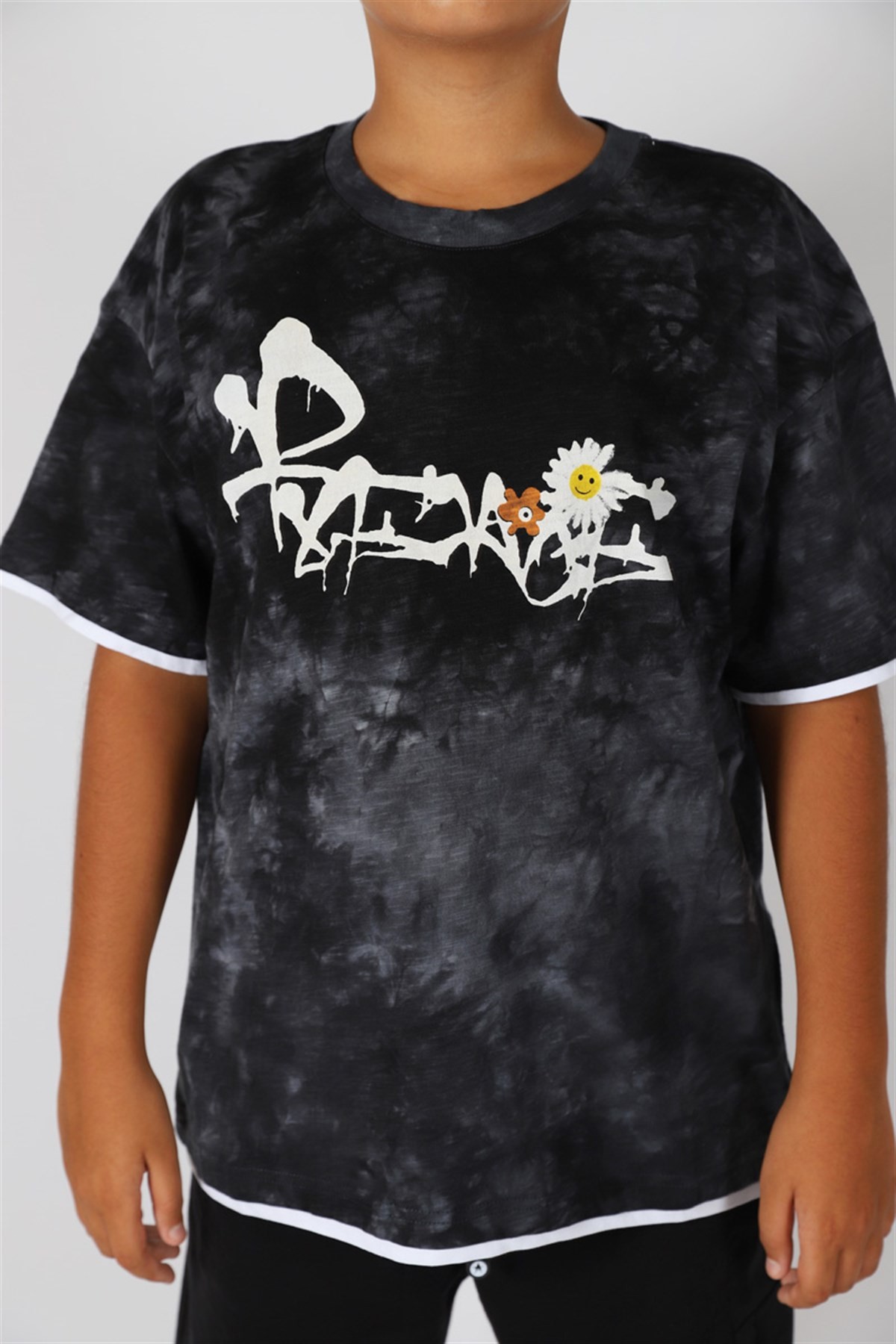 09-14 Yaş Erkek Çocuk Siyah Papatya T-Shirt