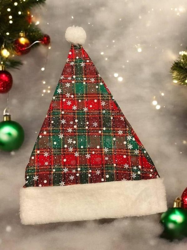 Kareli Desenli Yılbaşı Şapkası – Noel Partileri İçin Şık ve Eğlenceli Aksesuar