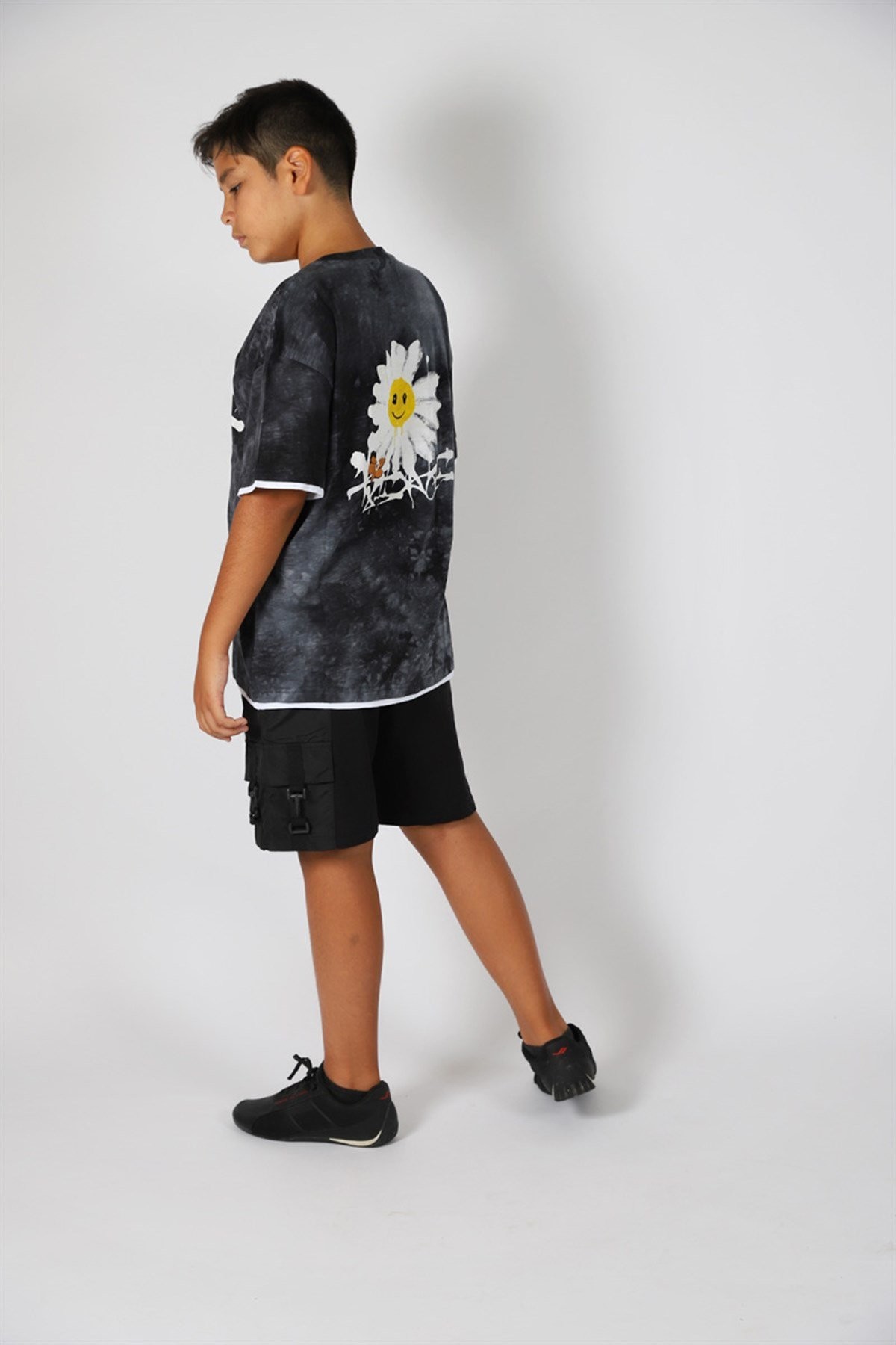 09-14 Yaş Erkek Çocuk Siyah Papatya T-Shirt