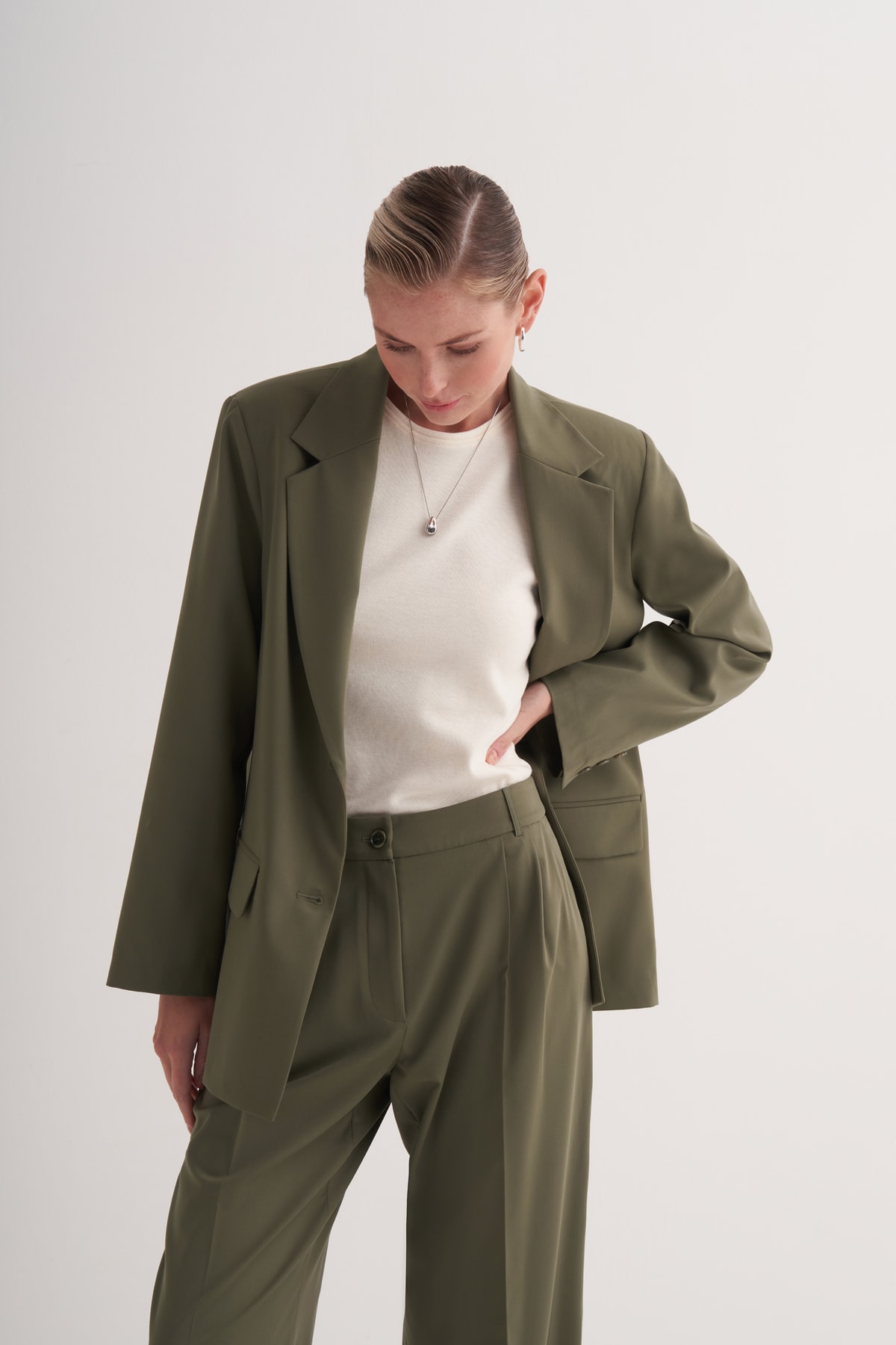 Oversize Kemerli Blazer Ceket + Çift Pileli Palazzo Pantolon Takım 