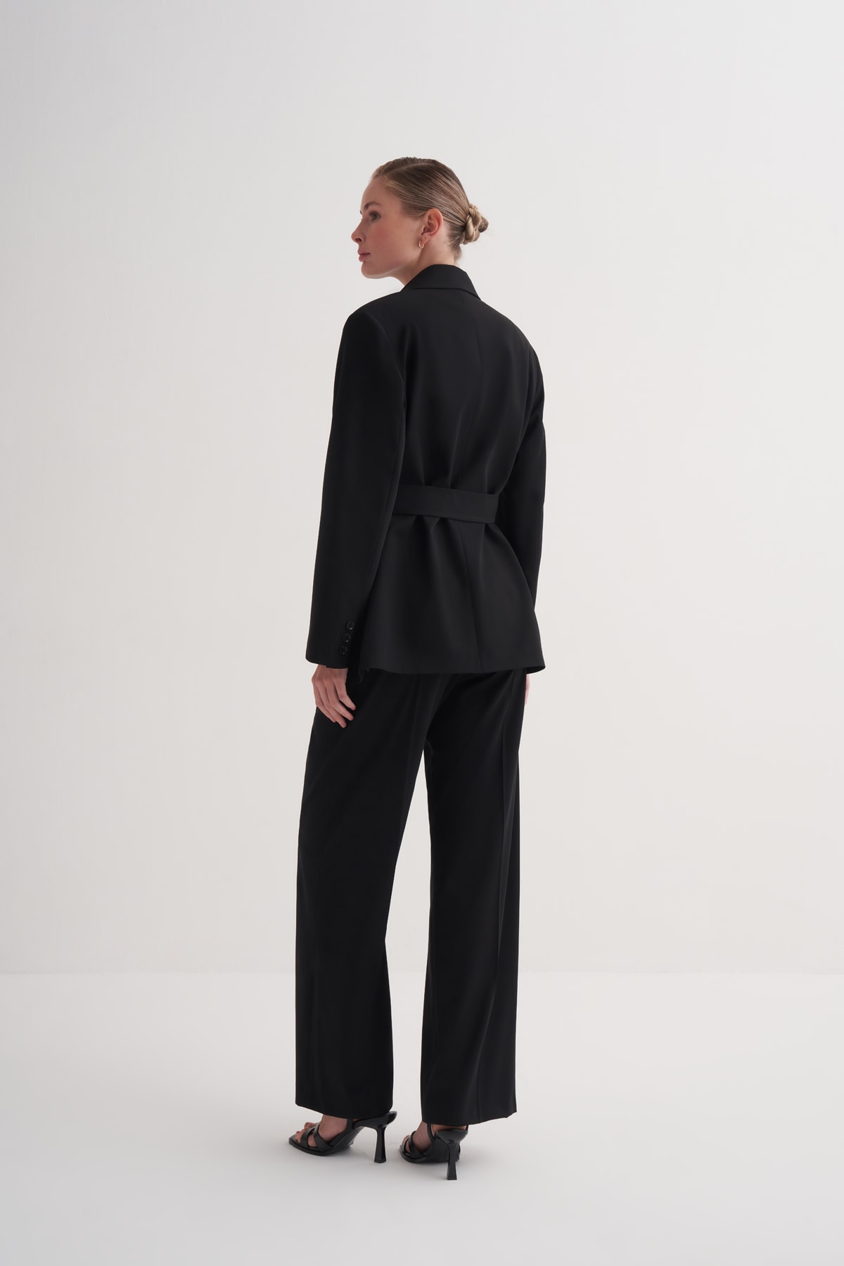 Oversize Kemerli Blazer Ceket + Çift Pileli Palazzo Pantolon Takım 