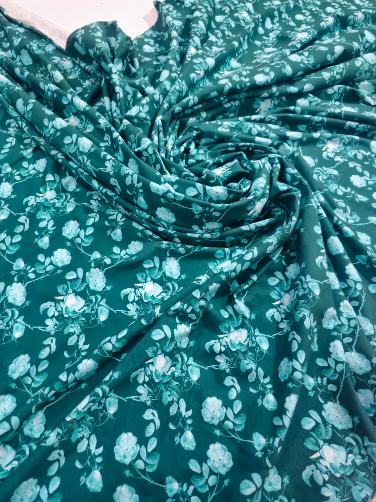 ÇİÇEK DESENLİ İKİ İPLİK