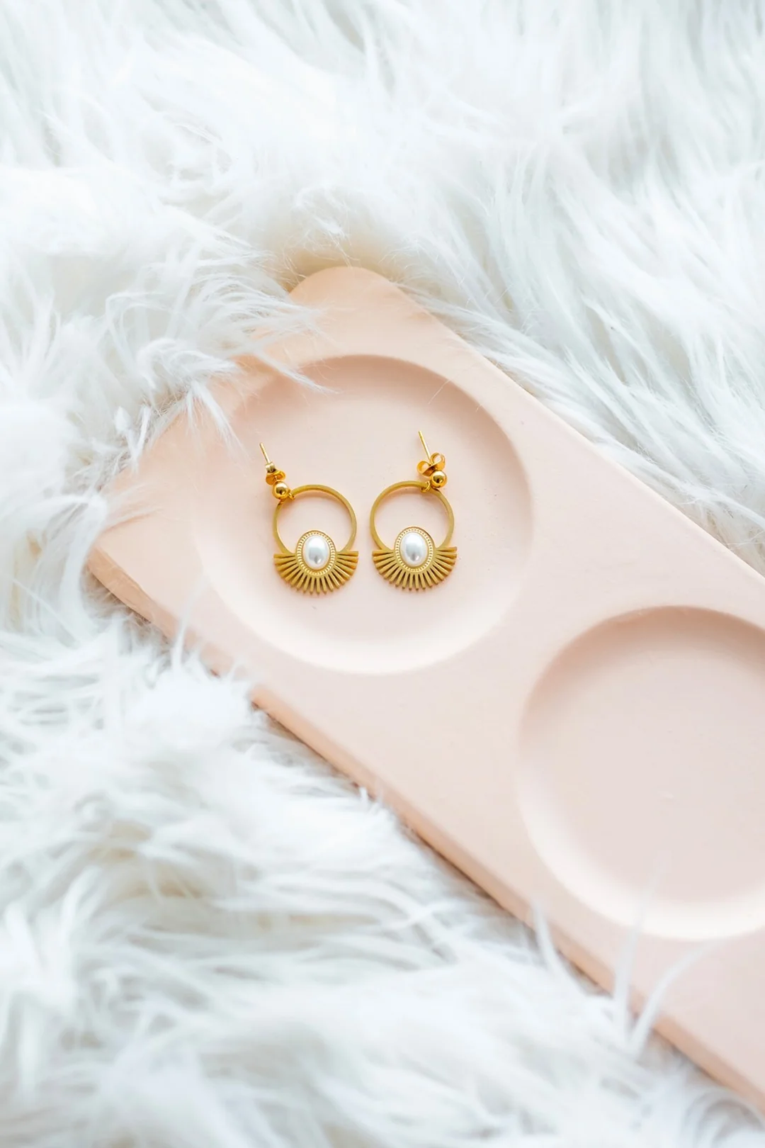 İnci Detay Çelik Küpe – Şıklığın Zamansız Dokunuşu!