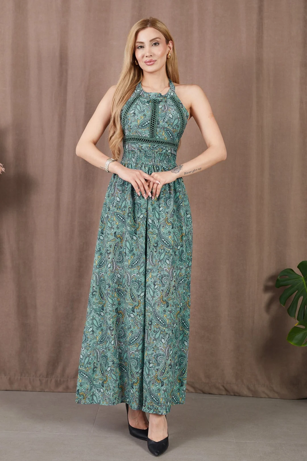 Etnik Desen Beli Büzgülü Sırt Dekolteli Elbise