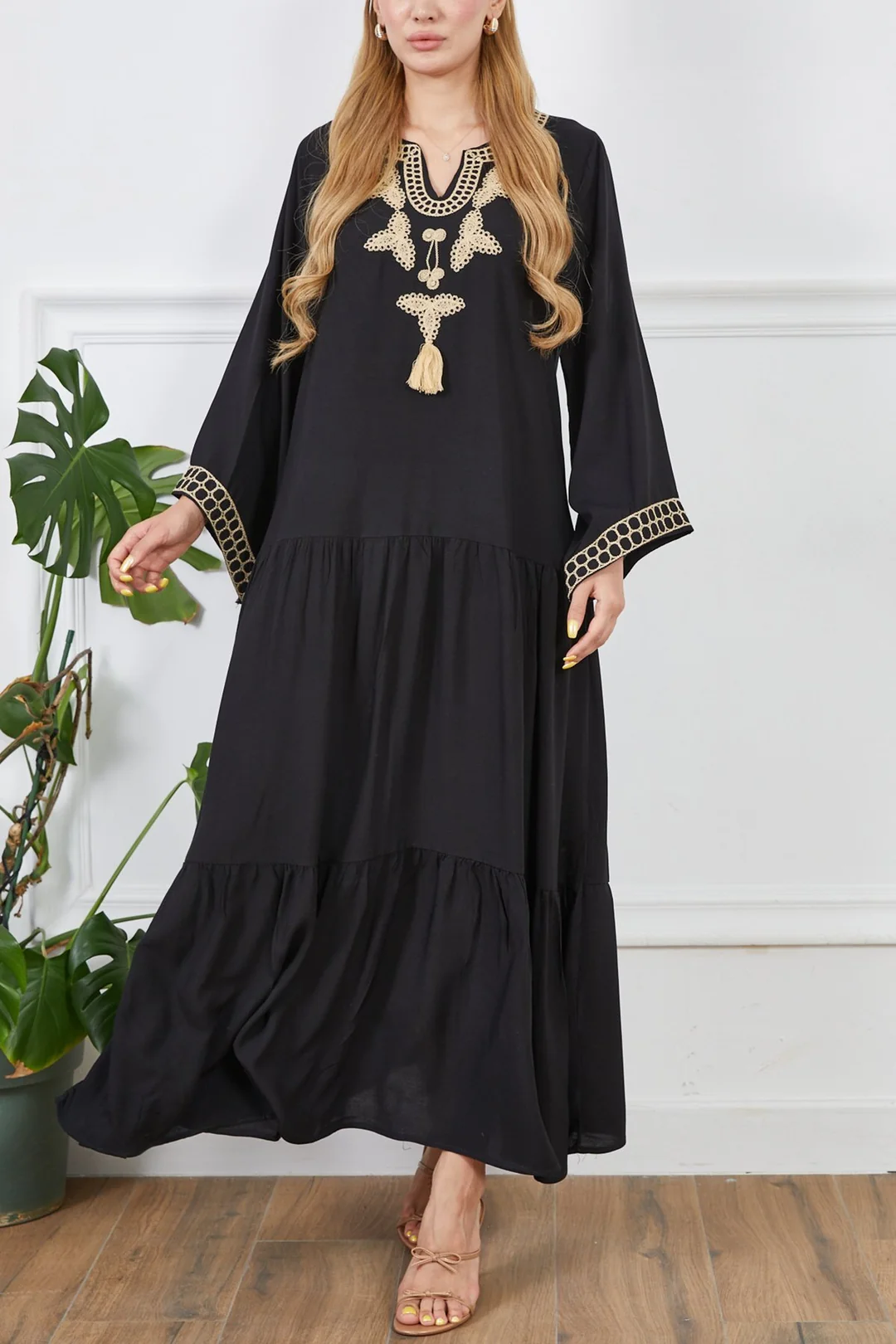 Geniş Kalıp Nakışlı Viskon Elbise