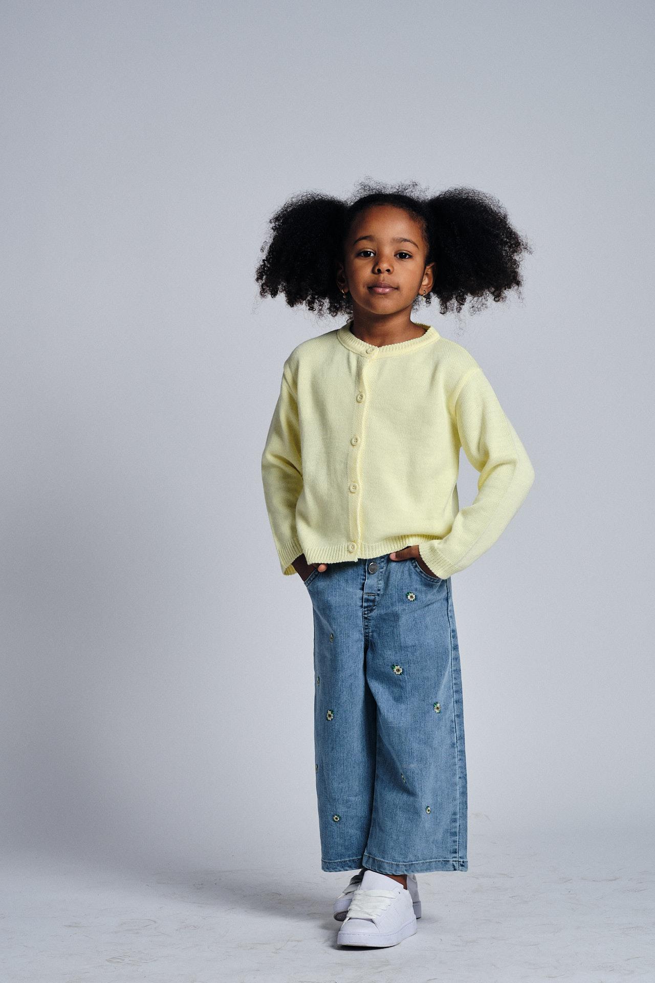 Kız Çocuk Papatya Nakışlı Denim Pantolon & Hırka Takımı - SARI