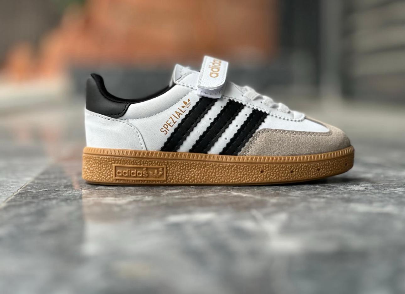 Beyaz Lastik Bağcıklı Cırtlı Spor Ayakkabı