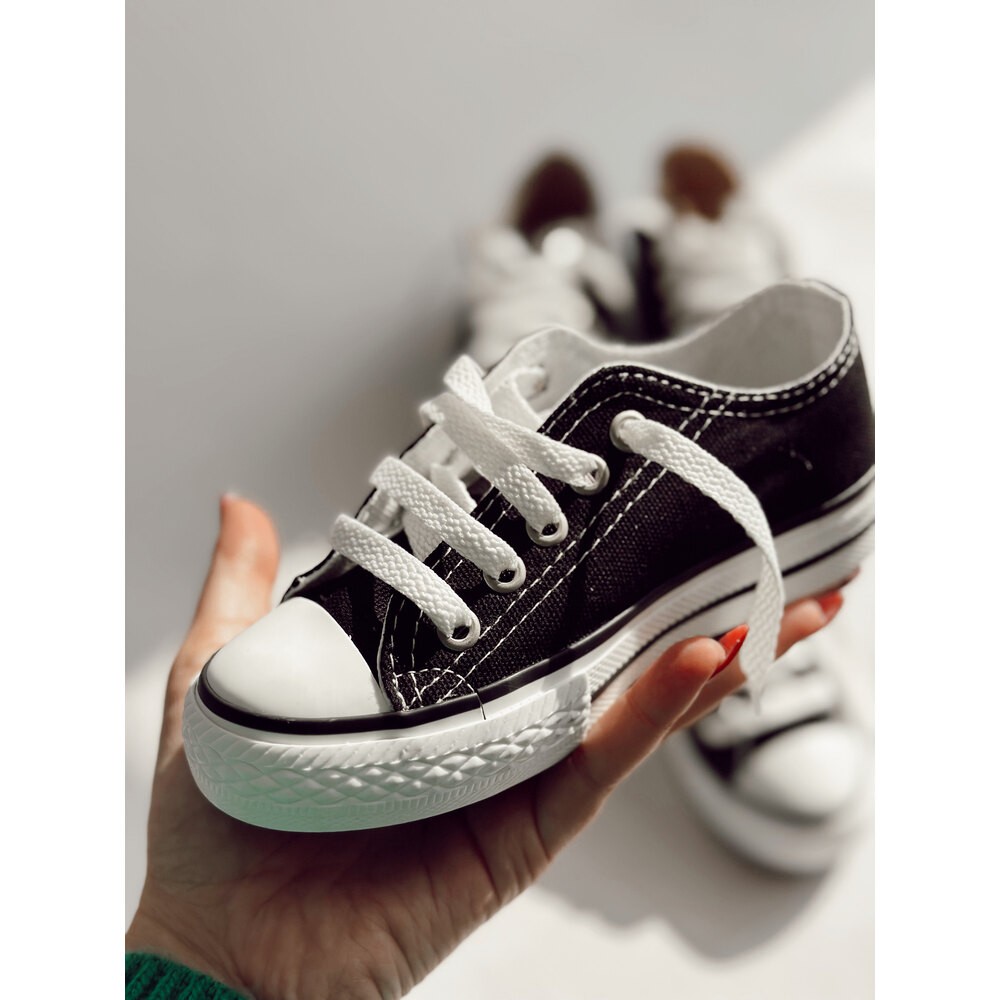Siyah Converse