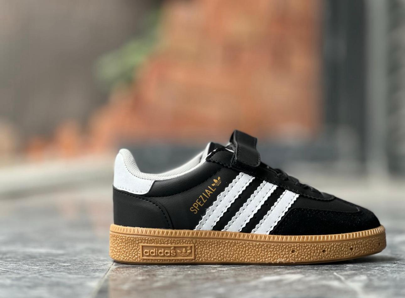 Siyah Lastik Bağcıklı Cırtlı Spor Ayakkabı