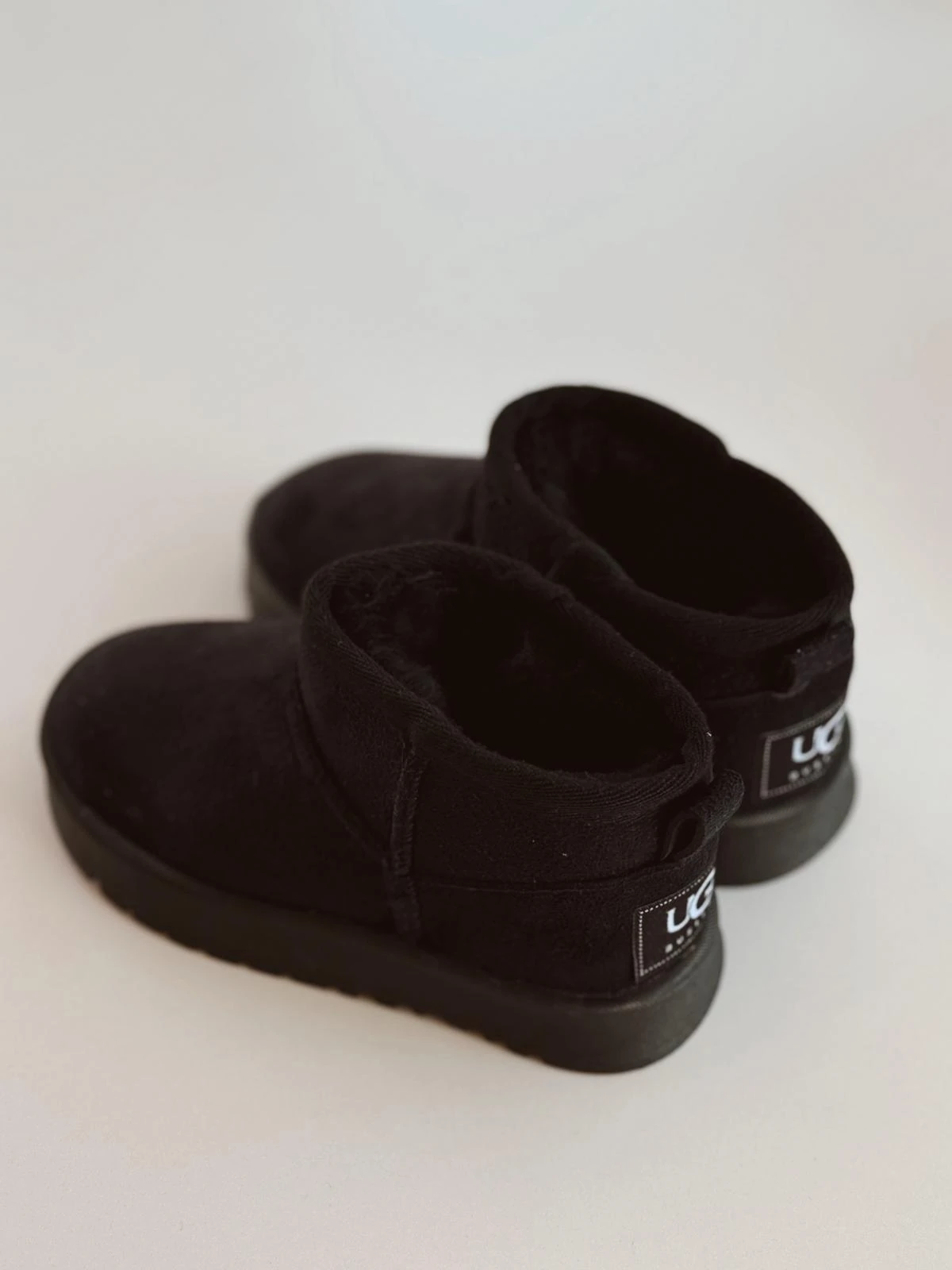 Siyah Kaymaz Taban Peluş Bot