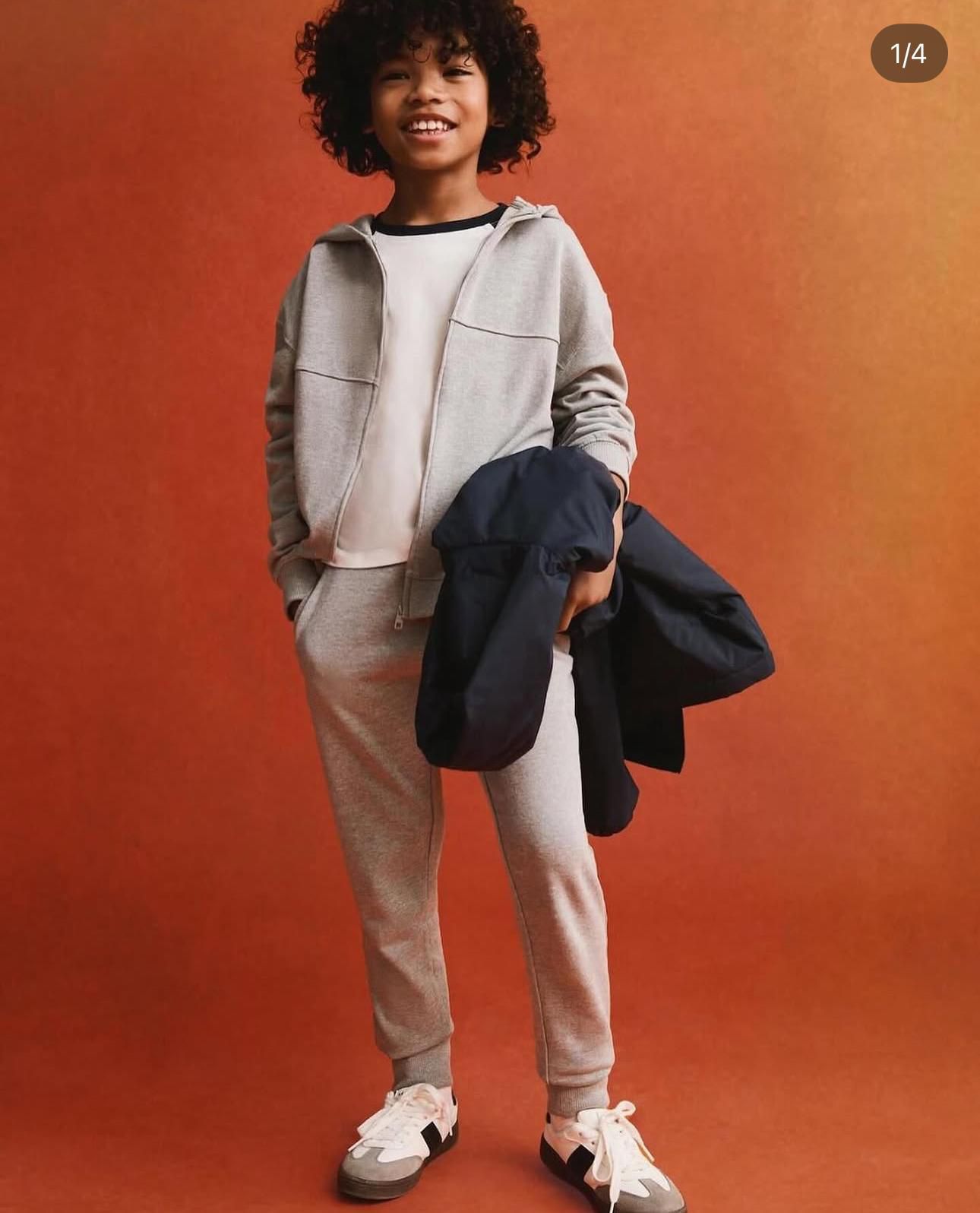 GRİ KAPÜŞONLU FERMURALI EŞOFMAN TAKIMI 