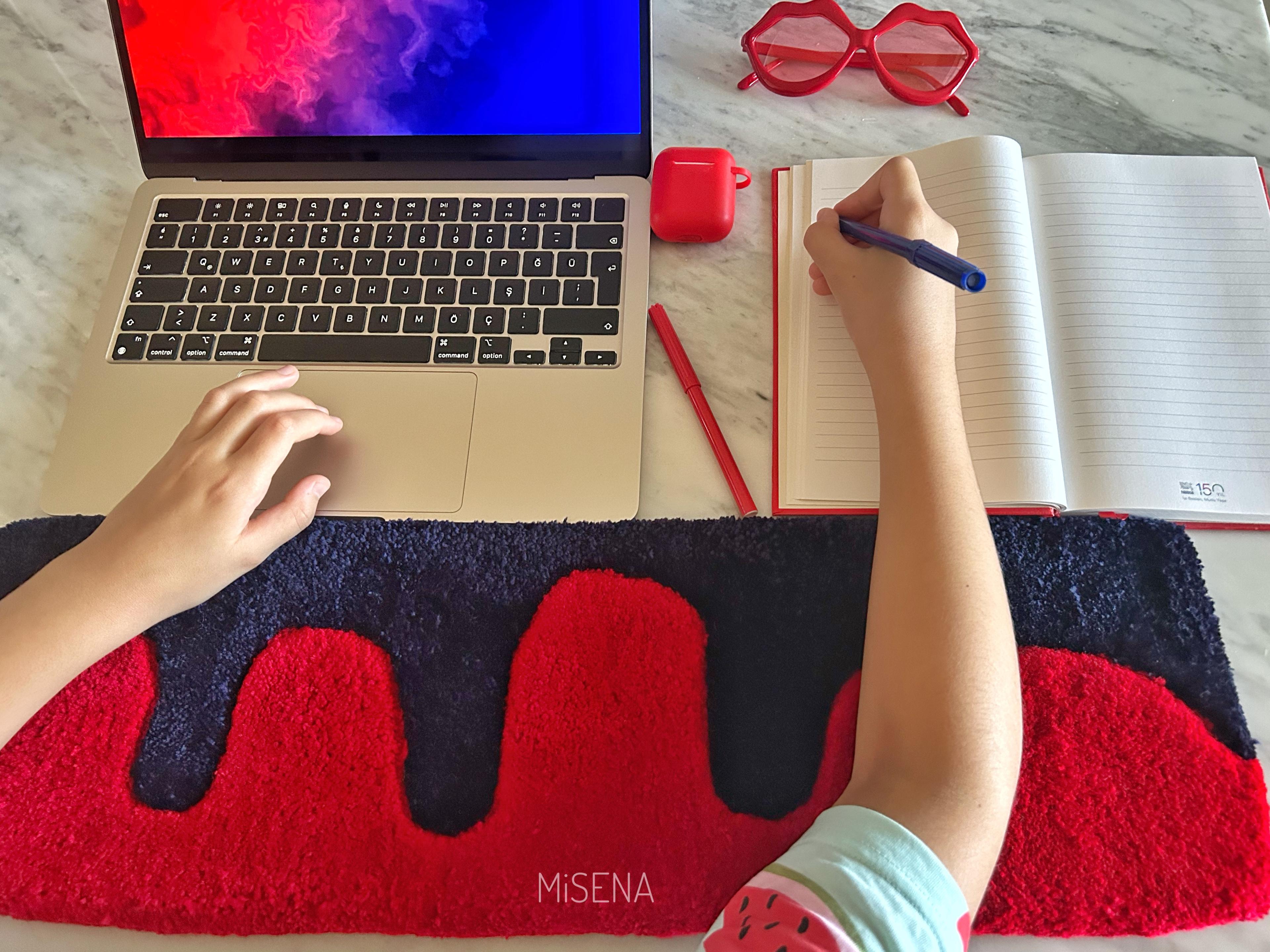 İki Renkli El Dokuması Halı / Keyboard Wrist Rest Rug