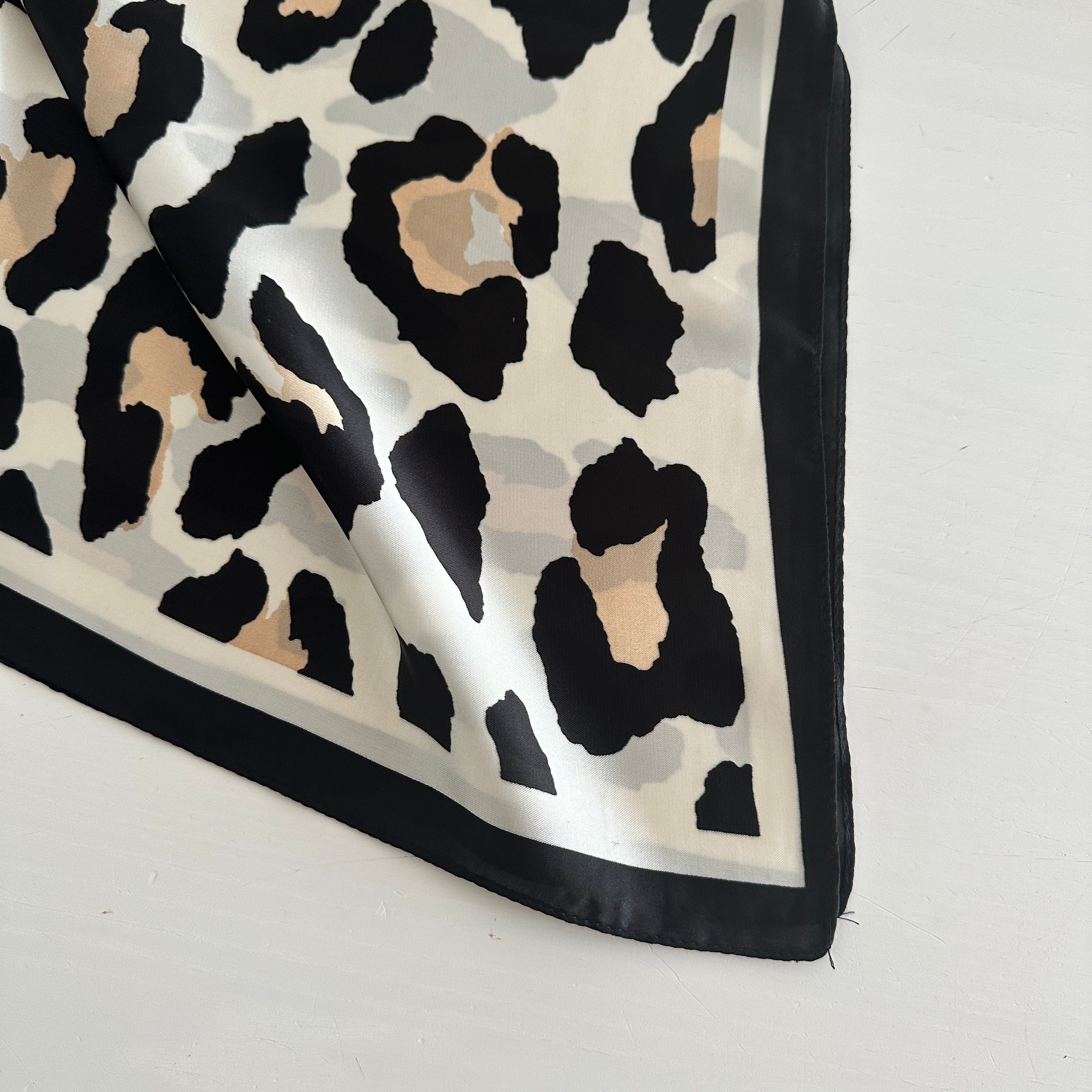Leopar Fular (70x70)