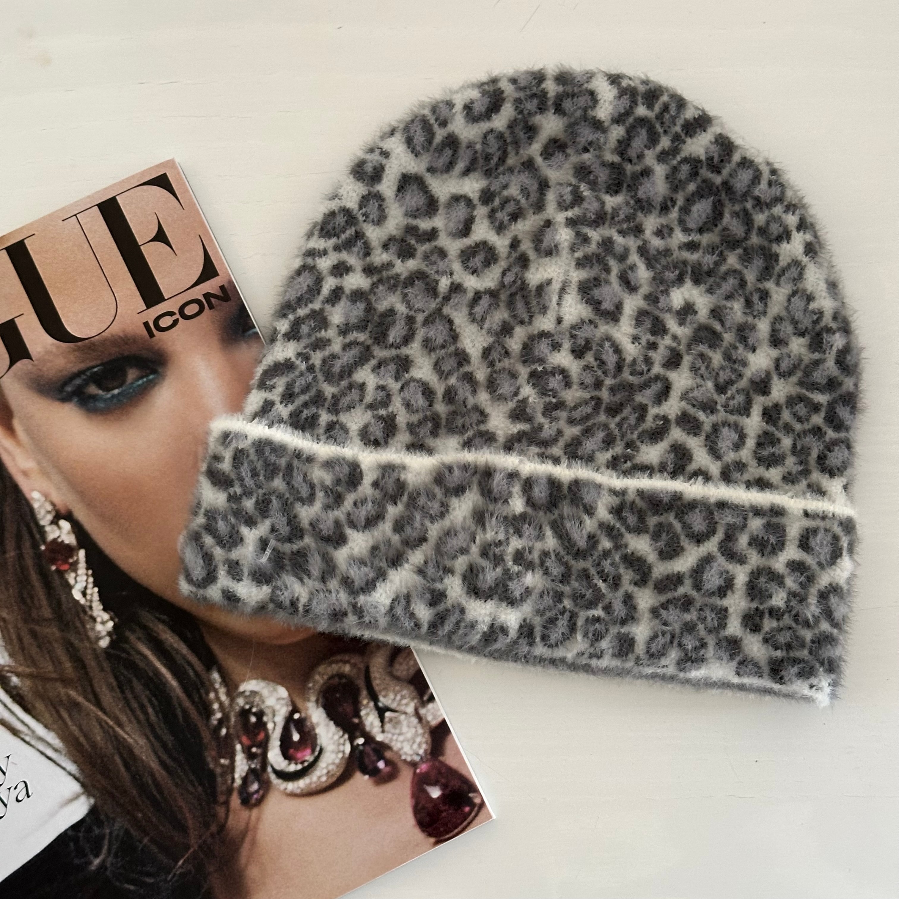 Siyah Angora Leopar Kadın Bere 