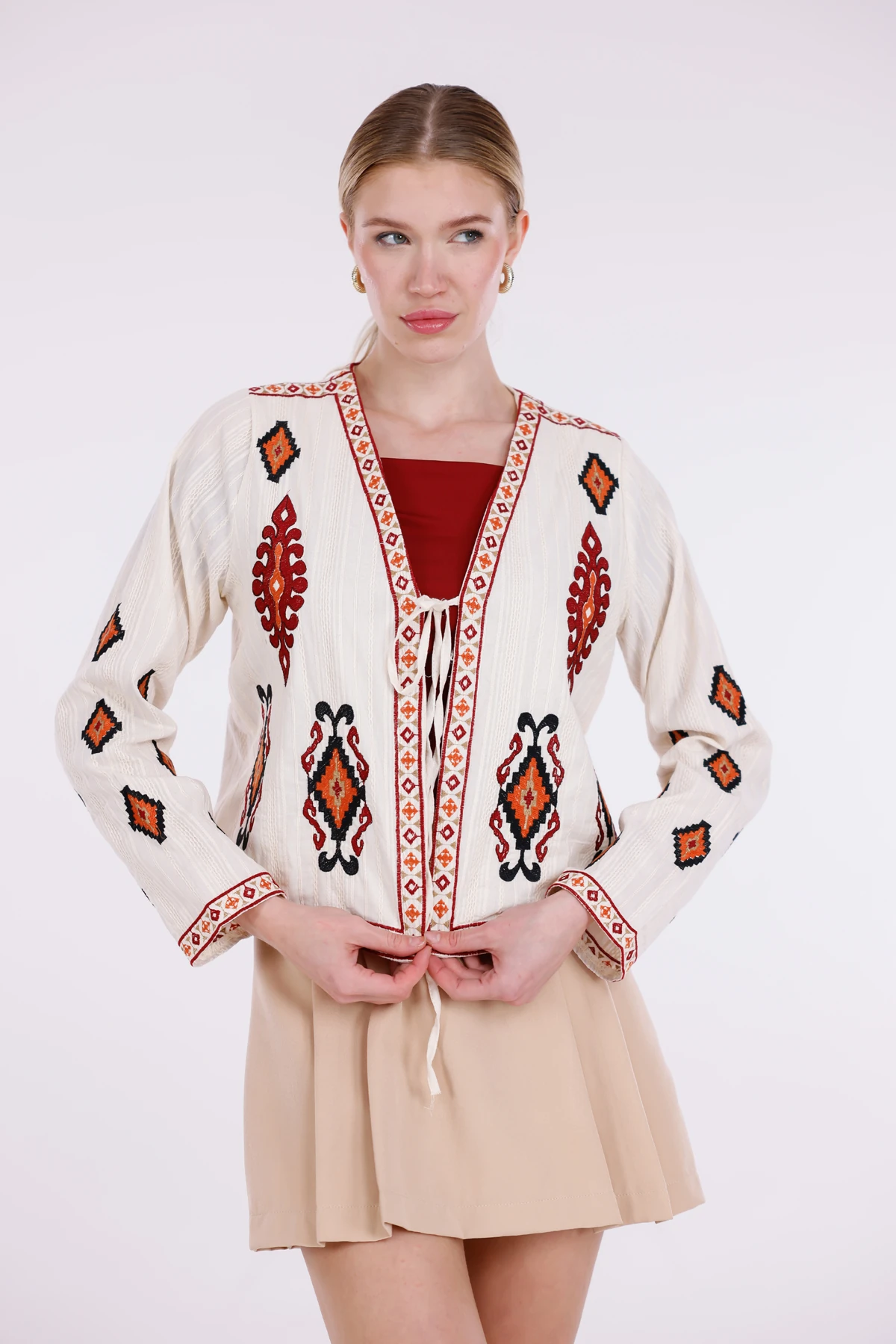 Etnik Desenli Keten Görünümlü Gömlek 