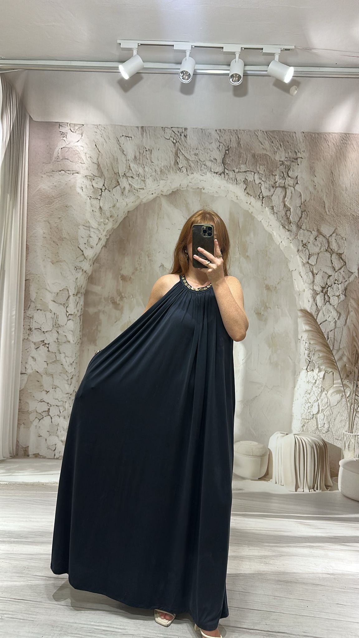 Siyah Modal Kumaş İşleme Detaylı Salaş Maxi Elbise 