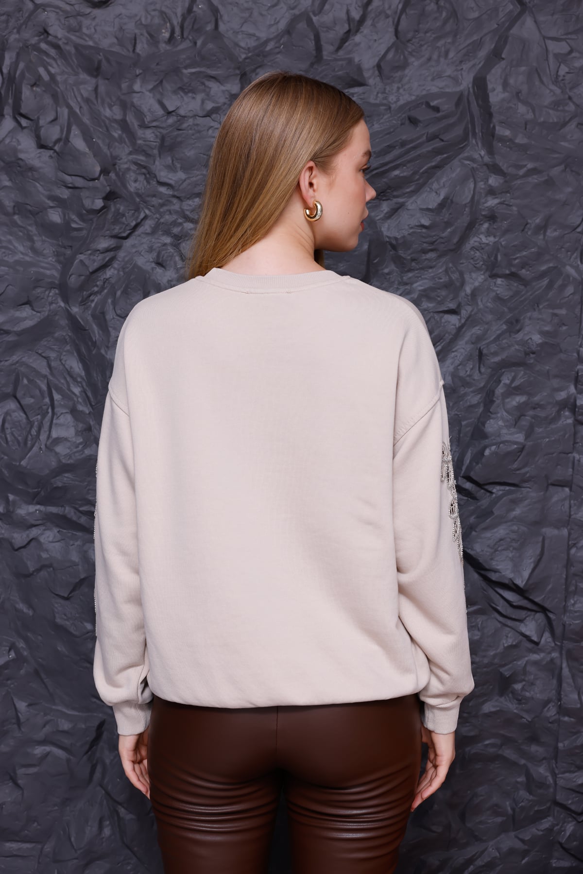 Bej Nakış ve Taş İşlemeli Oversize Sweatshirt