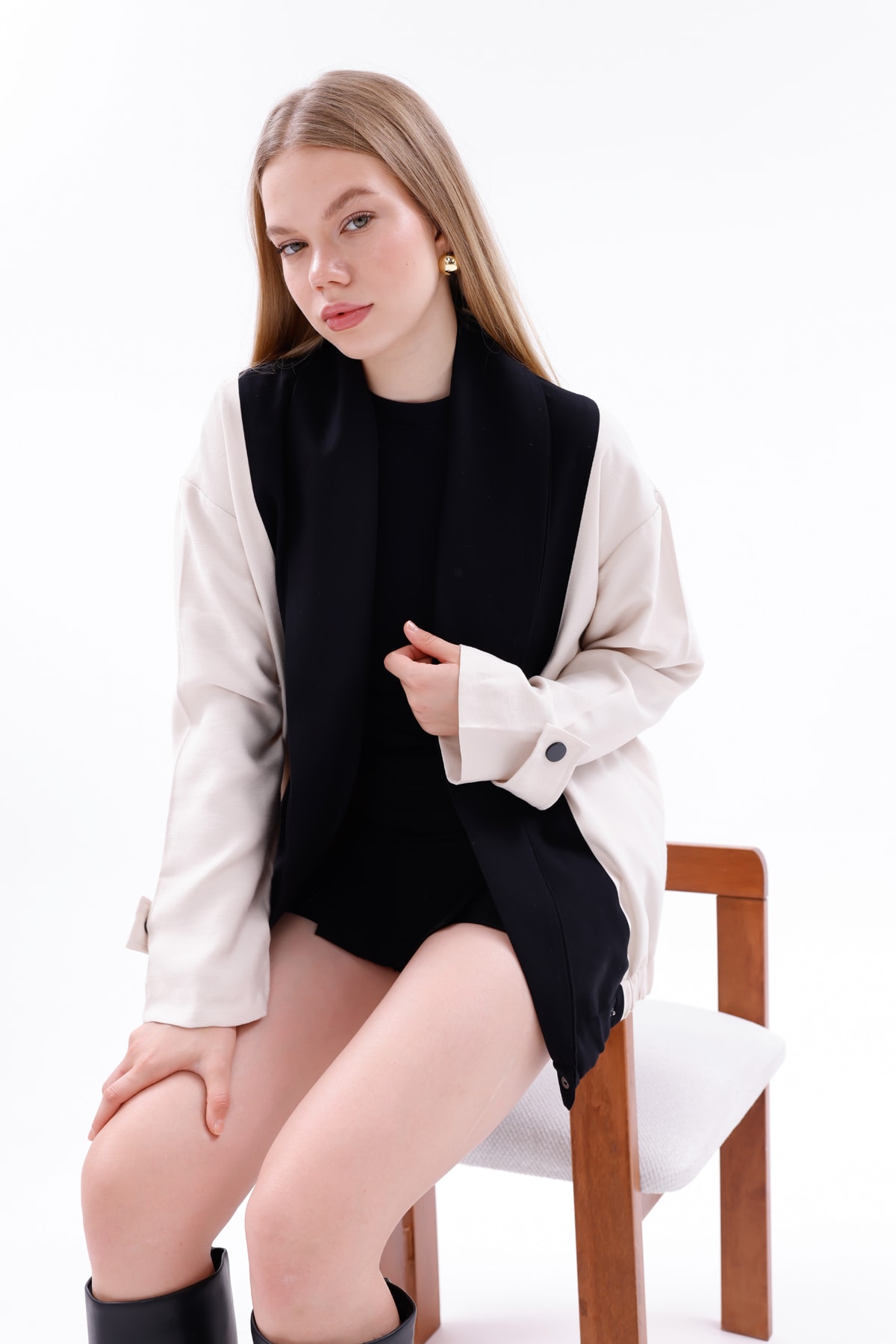 Oversize Kontrast Detaylı Ceket – Siyah Ekru