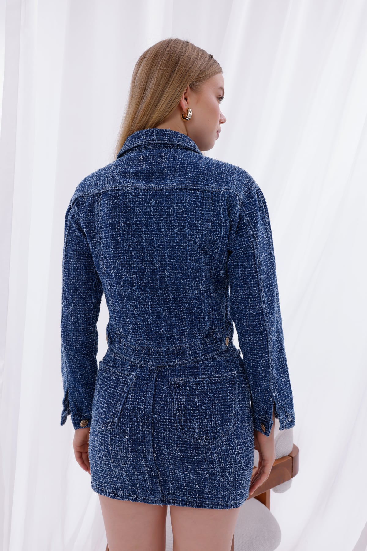 Dokulu Düğmeli Crop Ceket ve Mini Etek Denim Takım