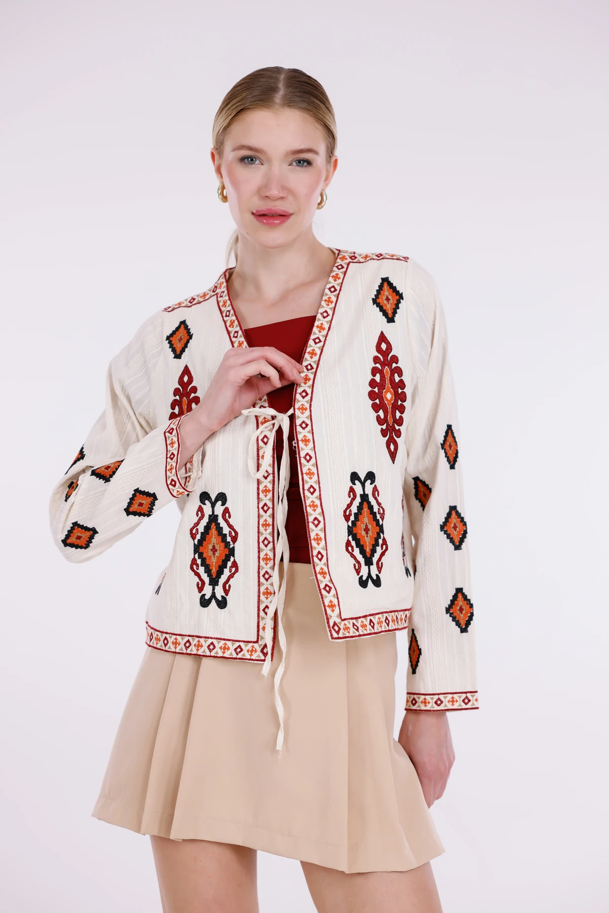 Etnik Desenli Keten Görünümlü Gömlek 