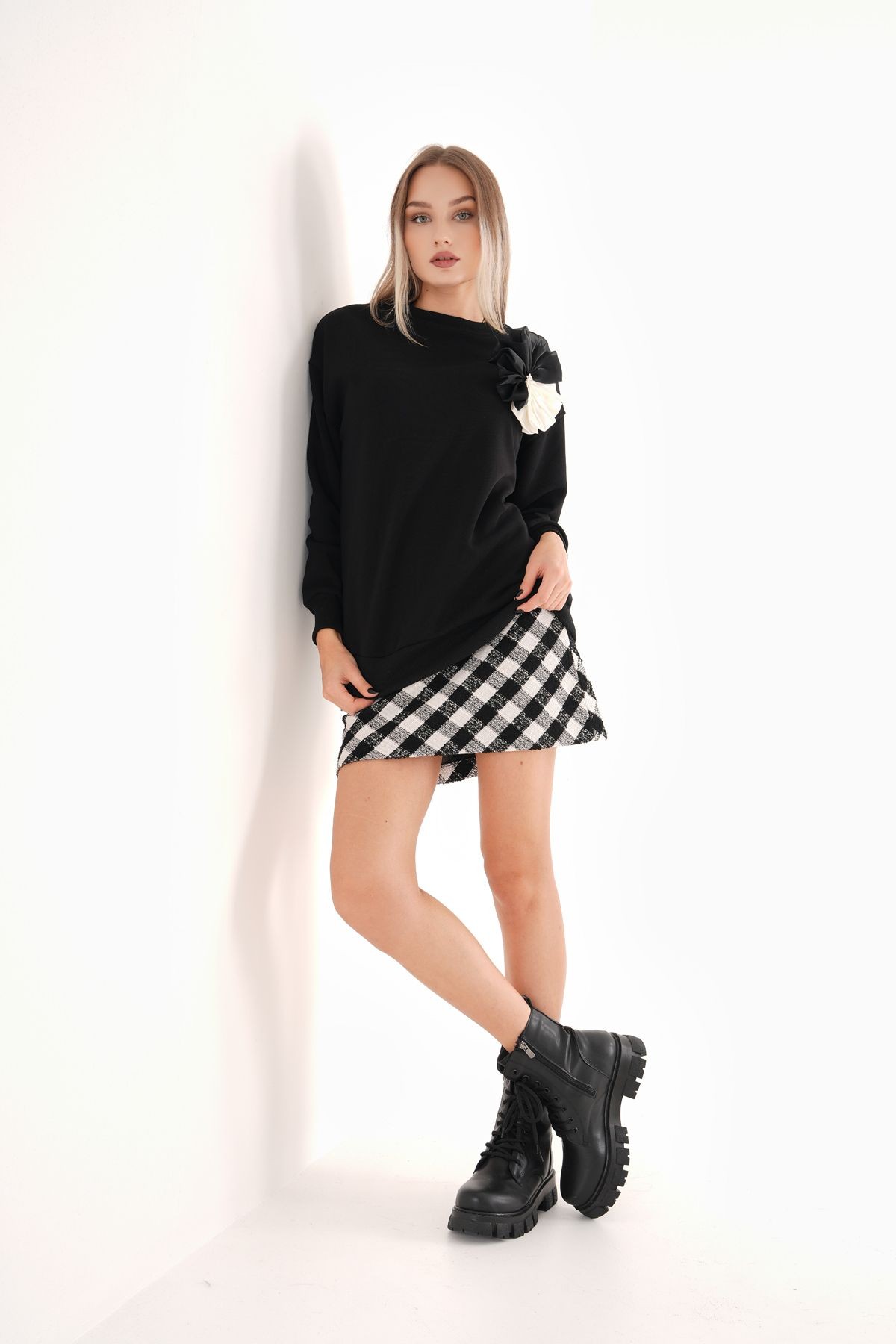 Chence Gül Aplikeli Sweatshirt