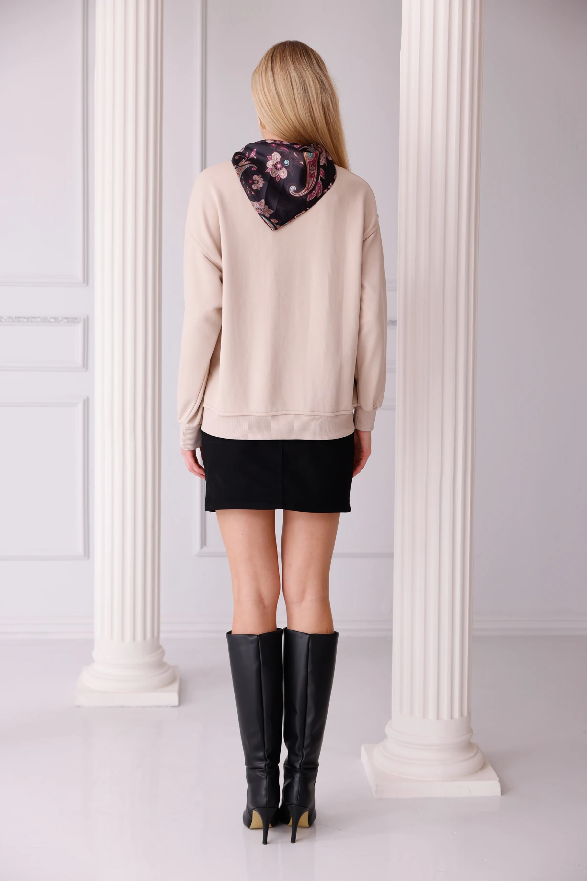 Fular Detaylı Nakışlı Oversize Sweatshirt