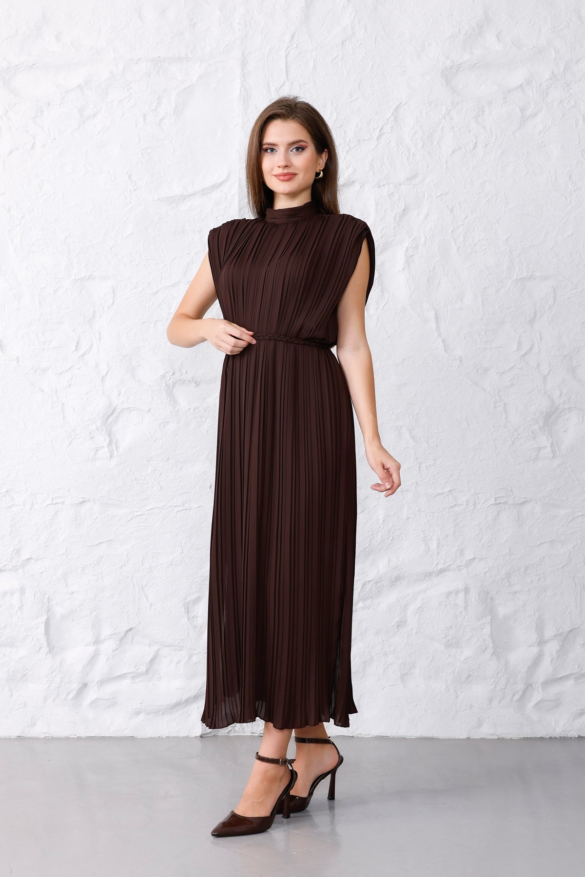 Pliseli Midi Elbise – Kuşak Detaylı Şıklık