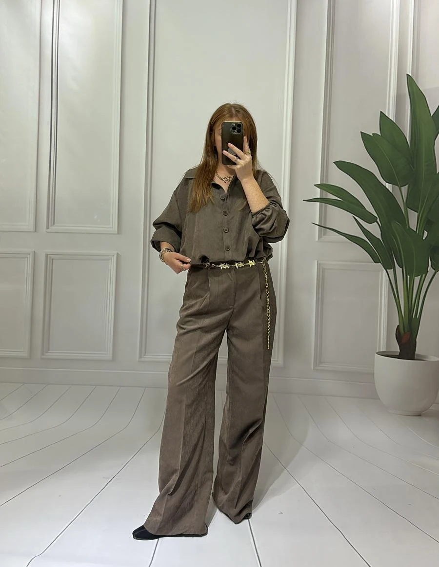 Kahve Oversize Gömlek ve Yüksek Bel Kumaş Pantolon Takım