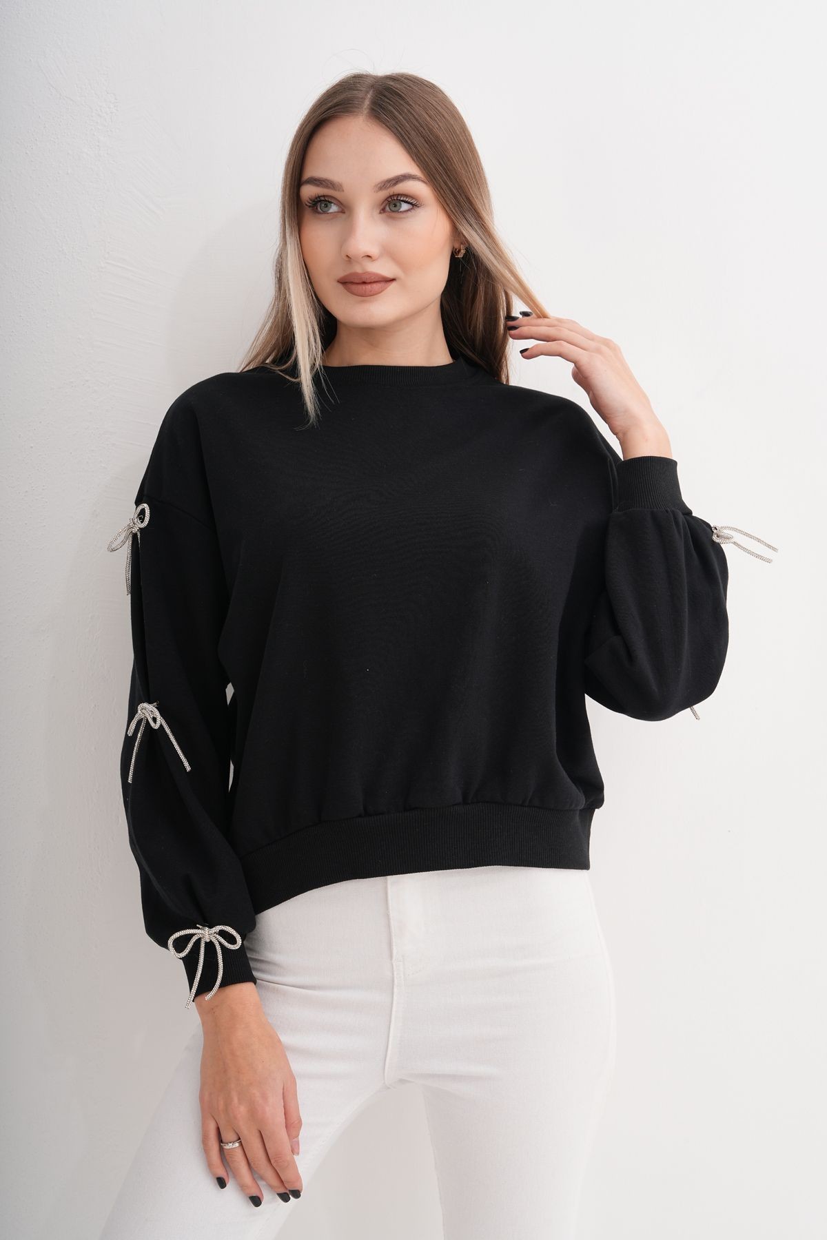 Kurdele Taşlı Basıc Siyah Sweat