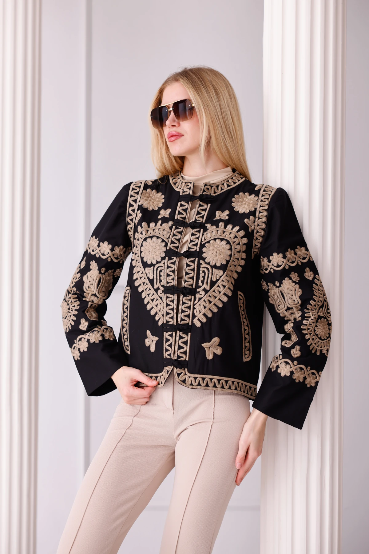 Etnik Desenli Nakışlı Ceket