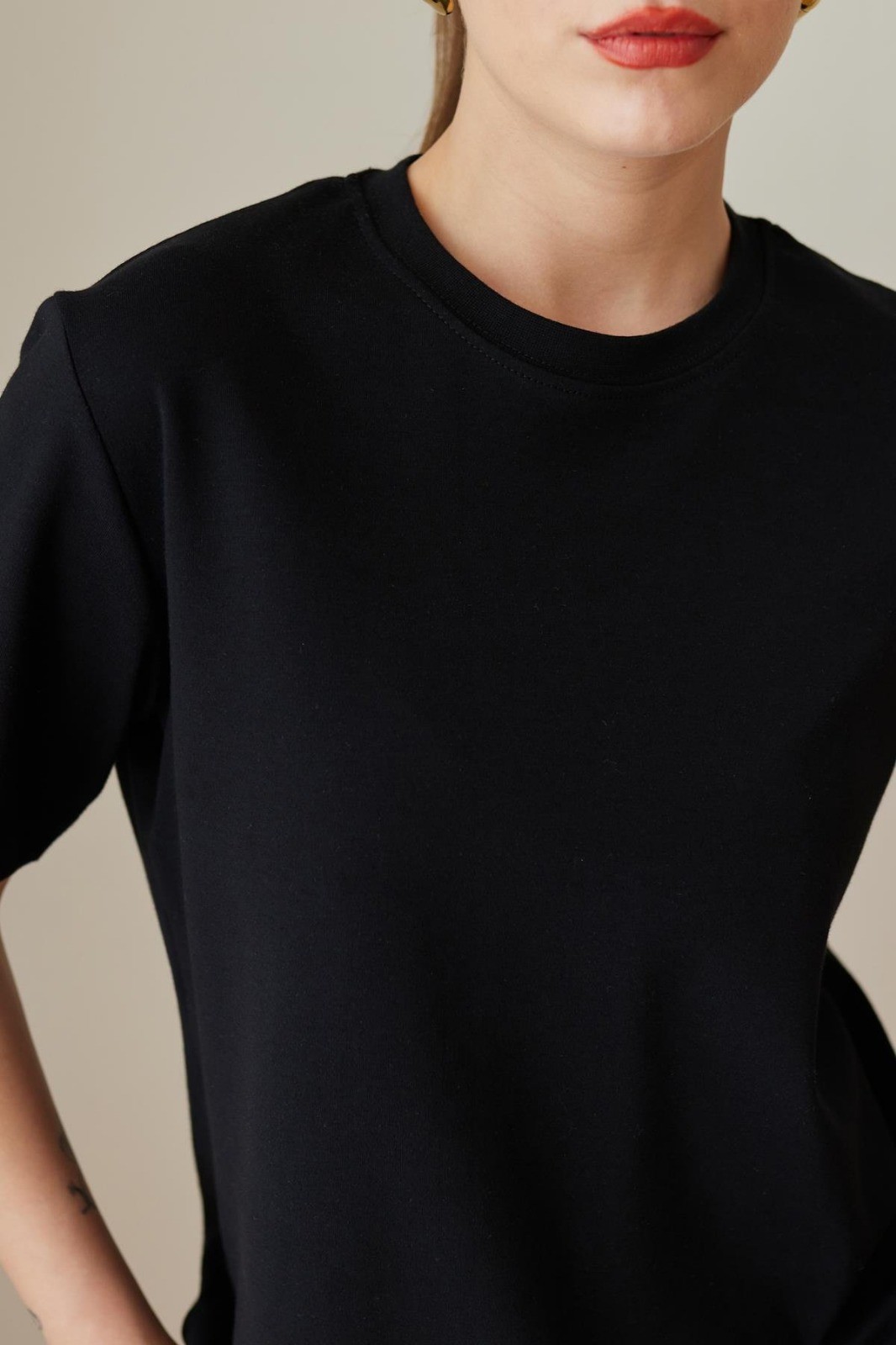 Basic Kadın T-Shirt 95% Pamuk %5 Likra Kısa Kol Bisiklet Yaka Düz Renk