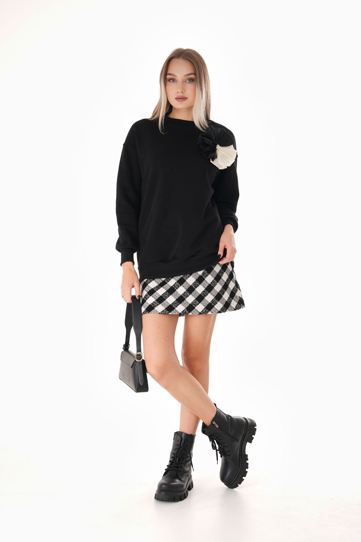Chence Gül Aplikeli Sweatshirt