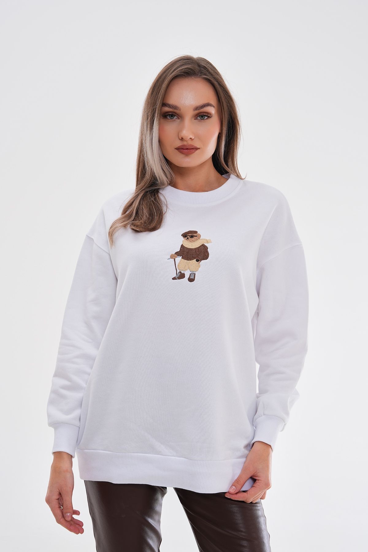 Ekru Ayıcık Nakışlı Şardonlu Örme Sweatshırt
