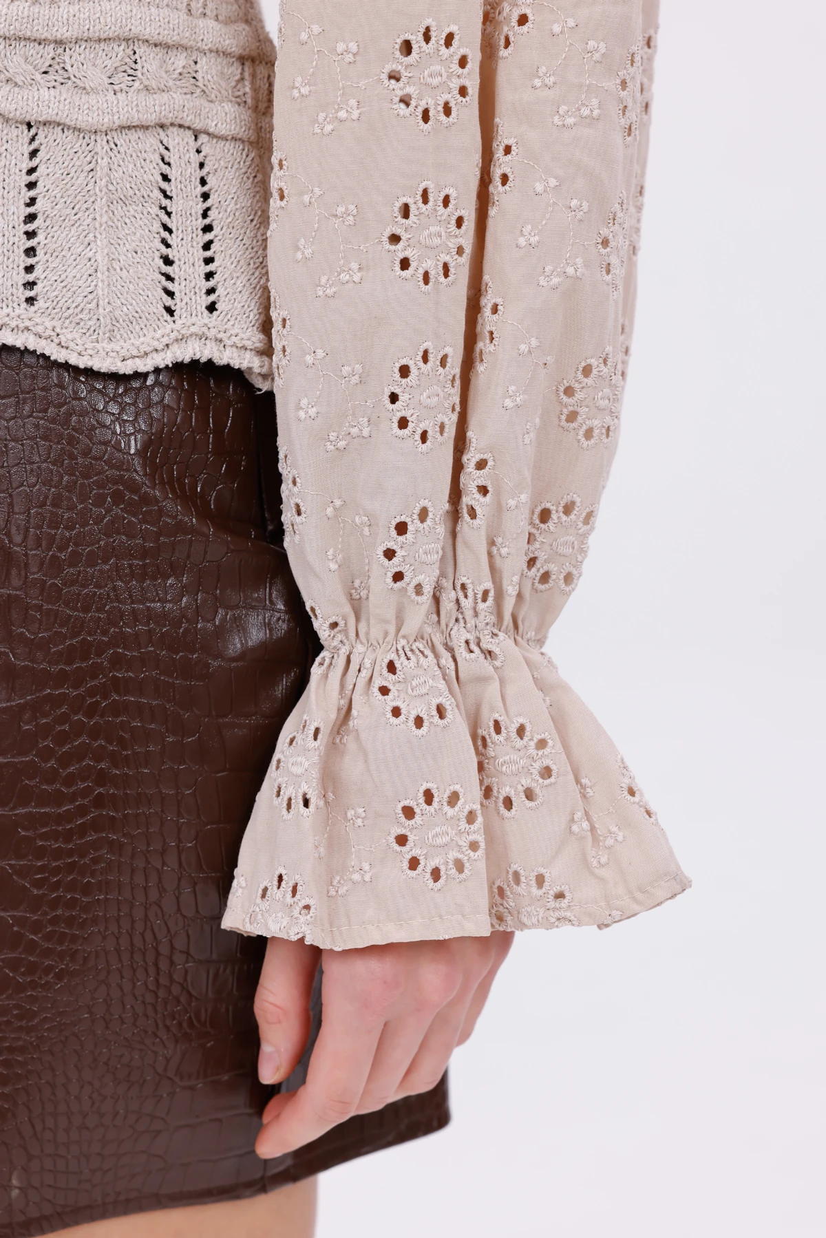 Fisto Detaylı Dantel Bluz