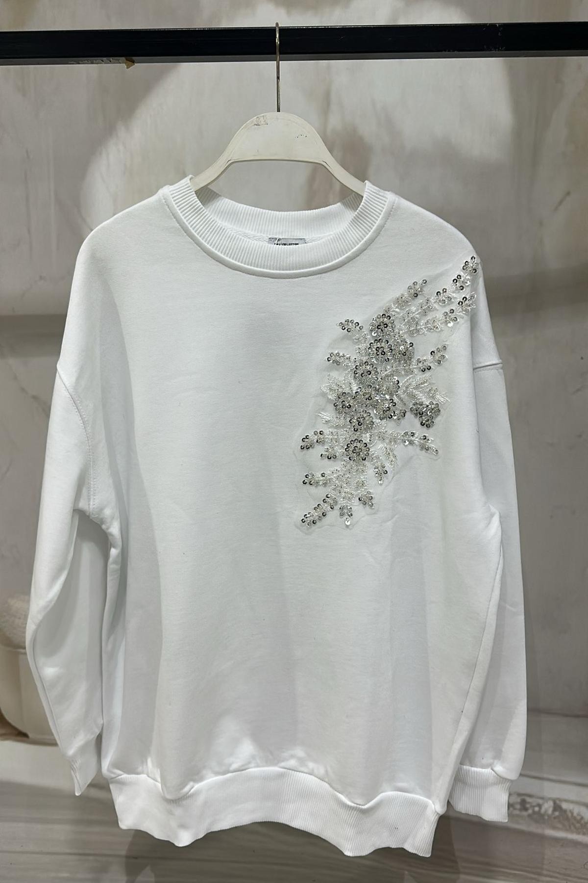 Taş ve Pul İşlemeli Beyaz Sweatshirt