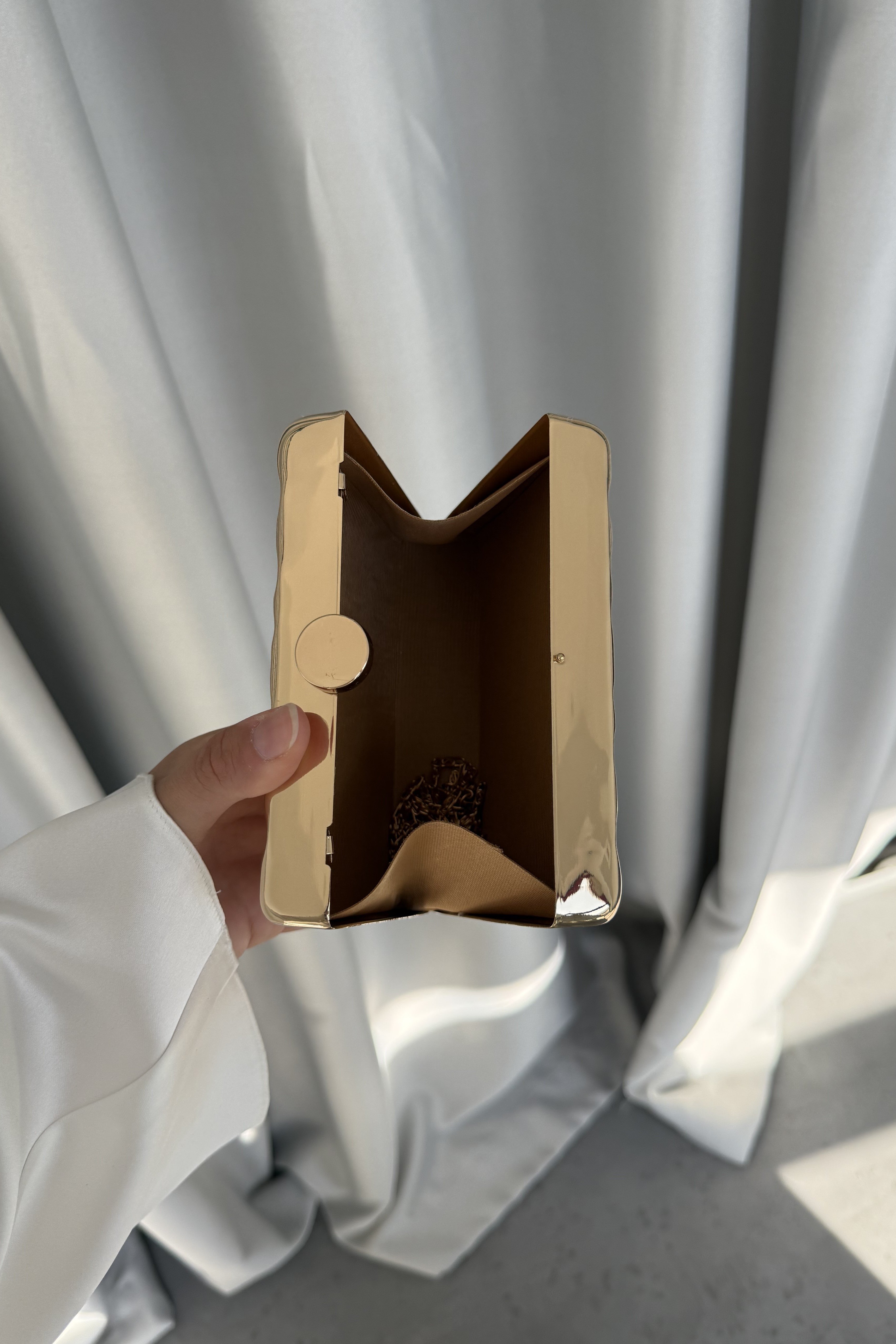 Kıvrımlı Metal Abiye Çanta Gold  (Özel Stok)