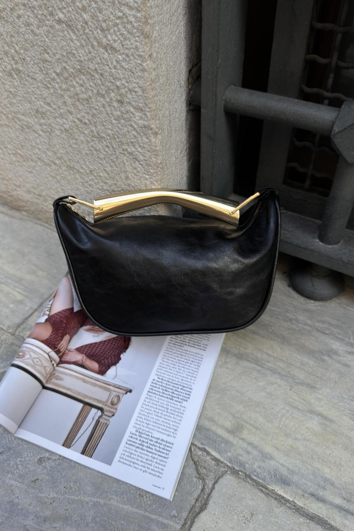 Gold Metal Sap Aksesuarlı Uzun Askılı Kadın El ve Kol Çanta Nives Siyah