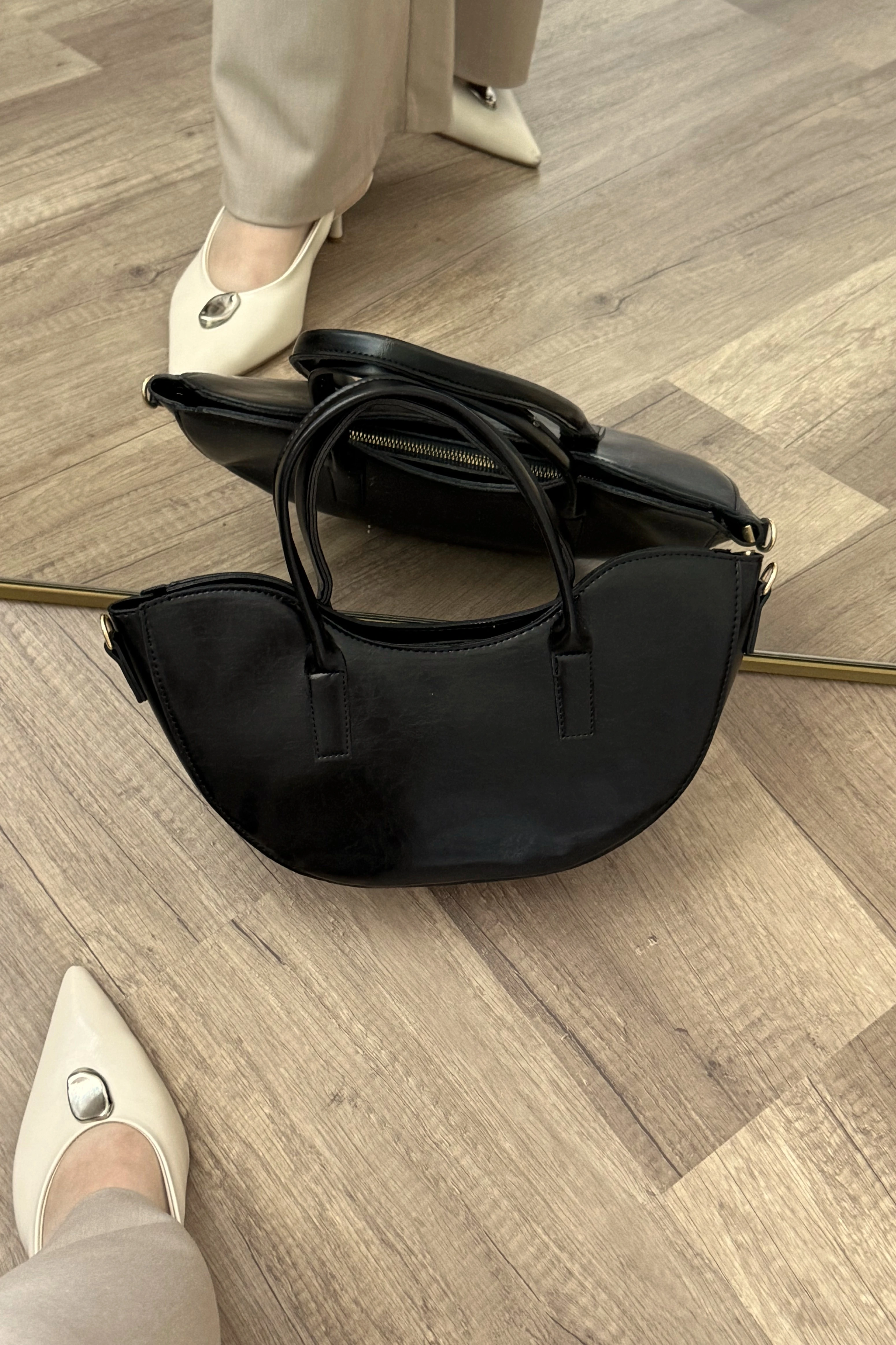 Oval Kesimli Çapraz Askılı Kadın El ve Omuz Çanta Fory ST0046 - Siyah